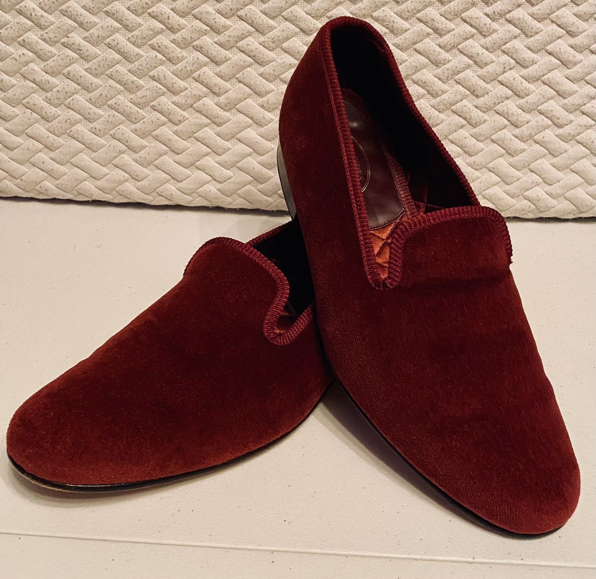 George Cleverley GEORGE CLEVERLEY 🏴󠁧󠁢󠁥󠁮󠁧󠁿 RED VELVET ALBERT SATIN QUILT LOAFER 12 Size US 12 / EU 45 - 3 Thumbnail