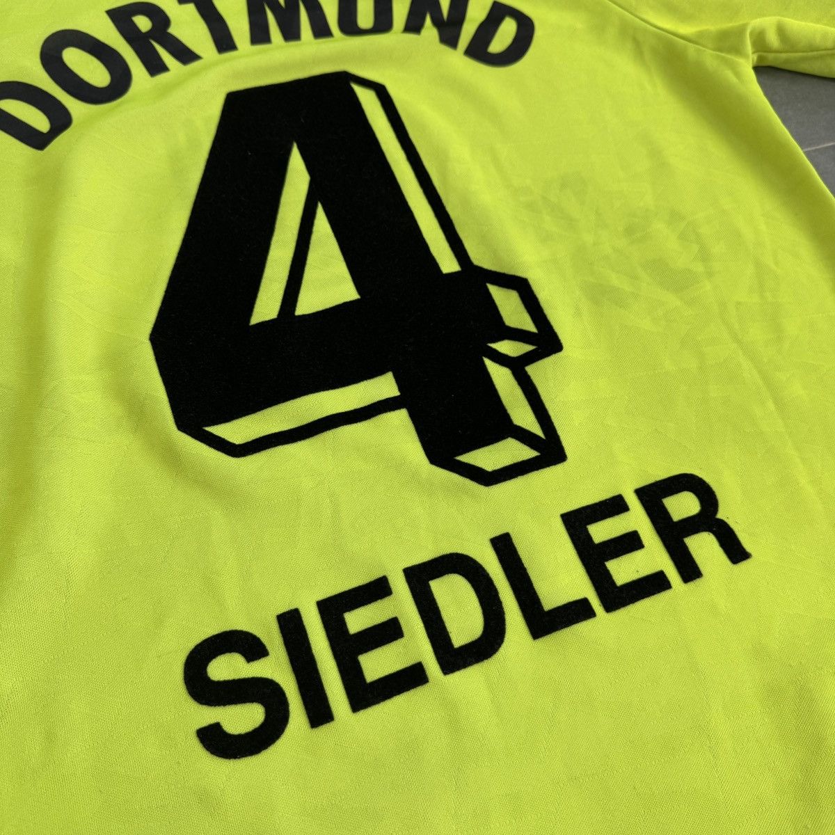 Nike Vintage Nike Borussia Dortmund 1995/1996 Home Soccer Shirt Size US M / EU 48-50 / 2 - 20 Thumbnail