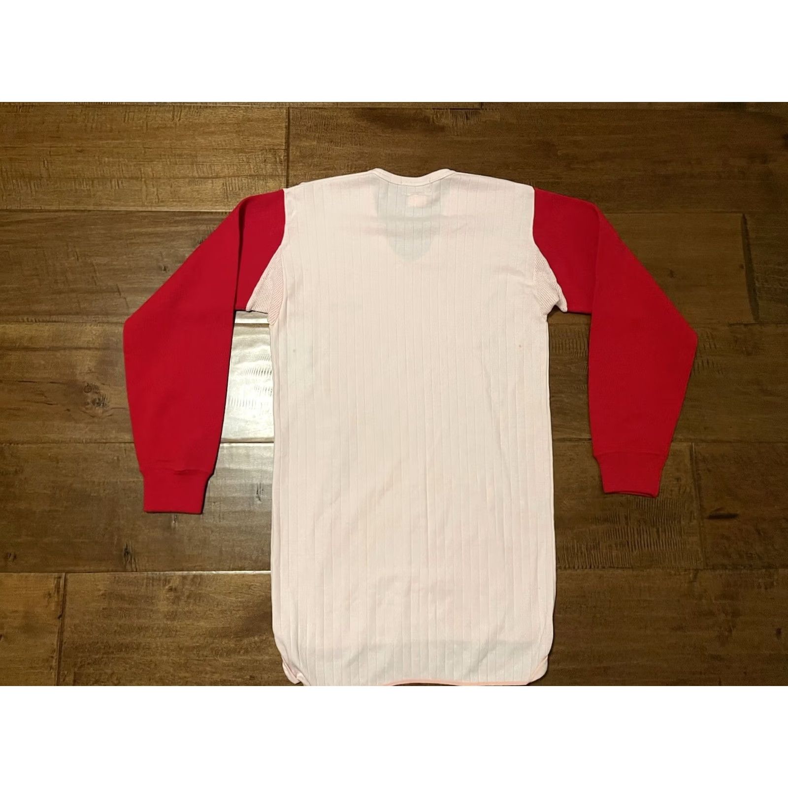 Mizuno VINTAGE Mizuno Raglan Baseball Shirt Made in Japan - Adult XL Red/White - 70% Cotton 30% Acrylic Mens XL Size US XL / EU 56 / 4 - 4 Thumbnail