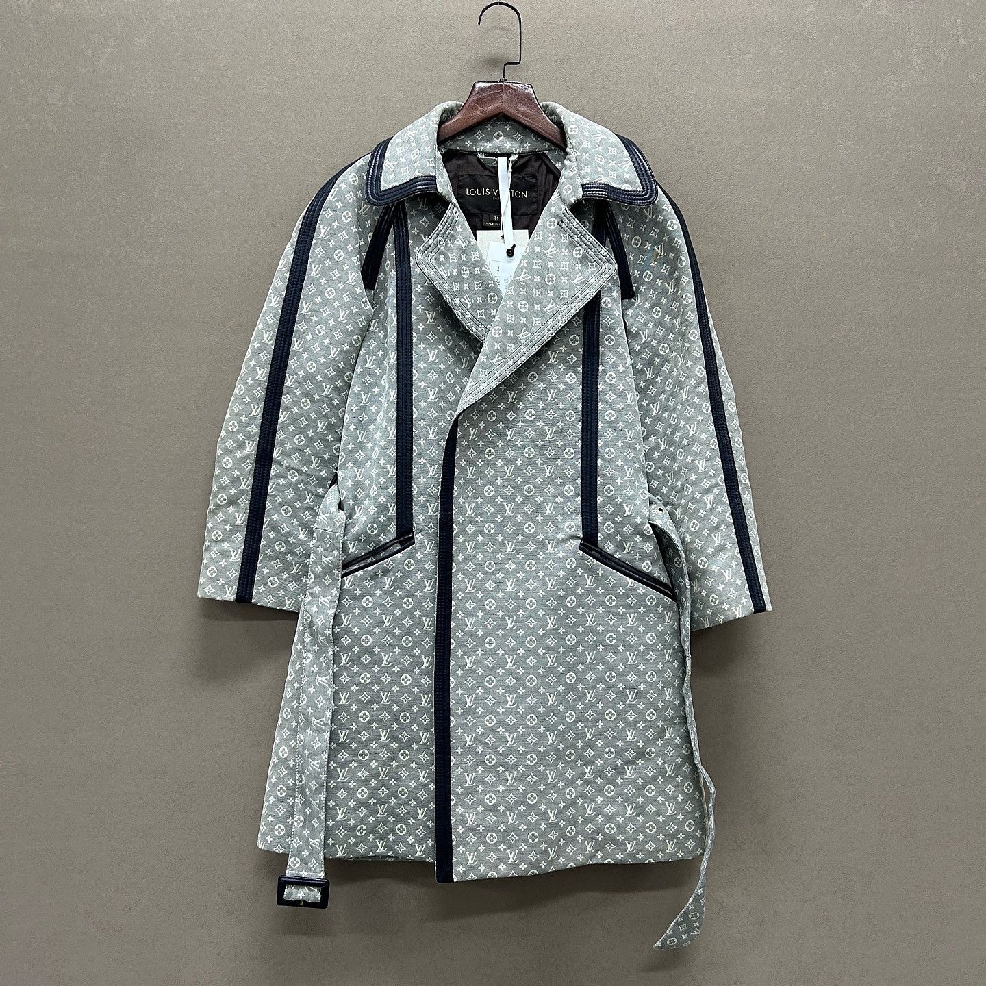 Louis Vuitton Louis Vuitton Monogram Jacquard Trench Coat Size 36 Size XS / US 0-2 / IT 36-38 - 1 Thumbnail