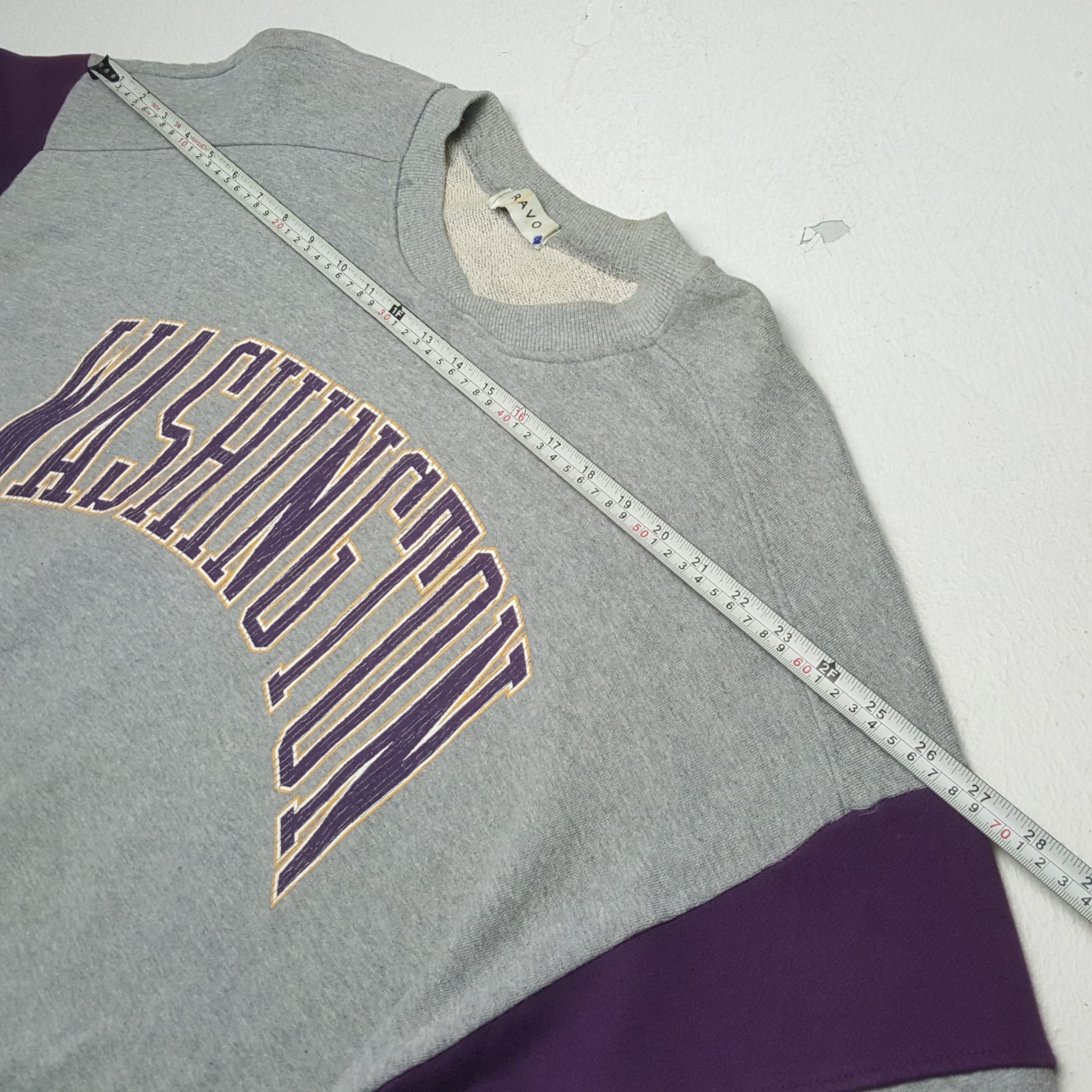 NFL × Vintage WASHINGTON HUSKIES American Football Team Sweatshirt Size US XL / EU 56 / 4 - 5 Thumbnail