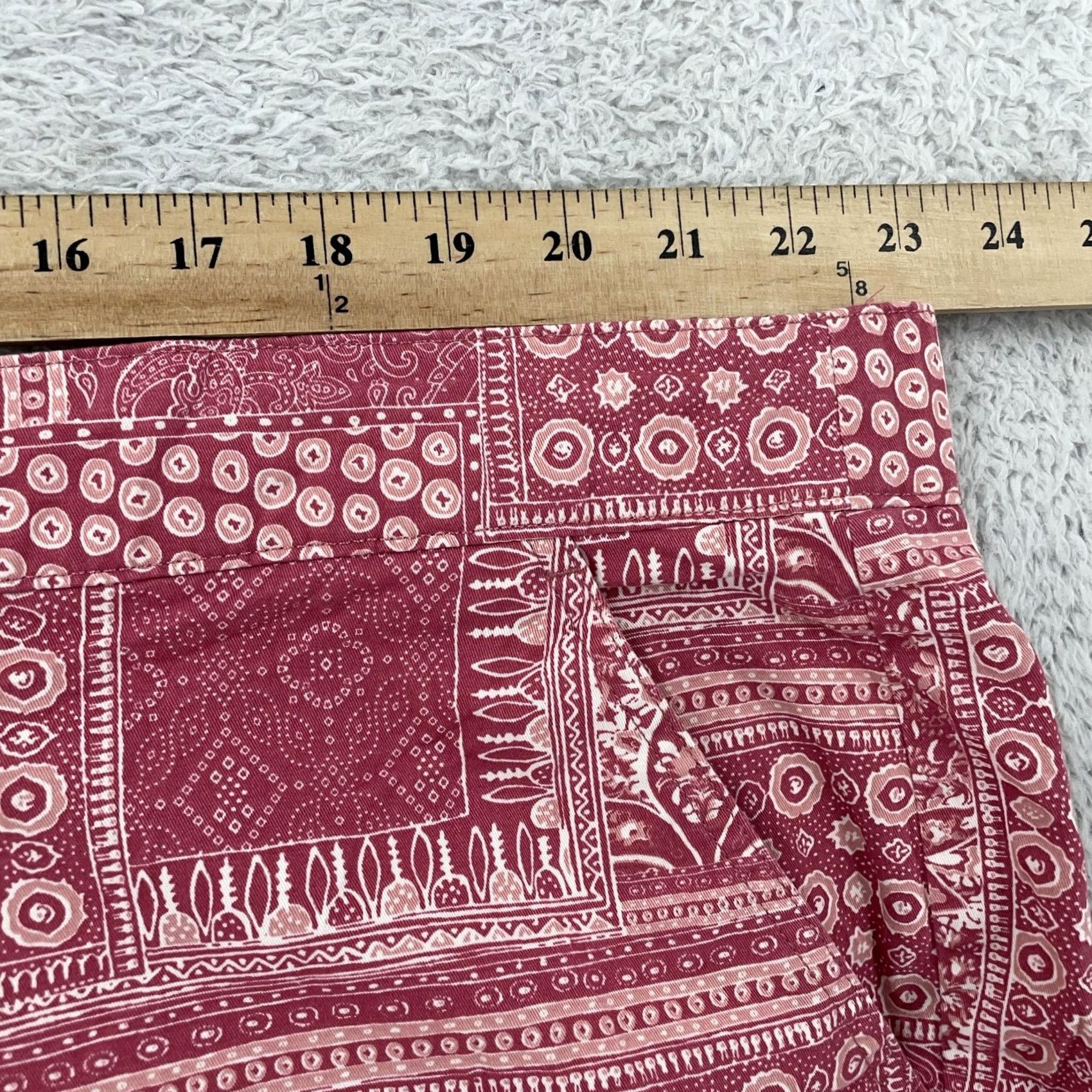 Vintage Joan Rivers Cropped Capri Pants Womens 2X Elastic Waist Pink Paisley Patchwork Print Casual Capris Leg Style: Straight Size 40" / US 18 - 5 Thumbnail
