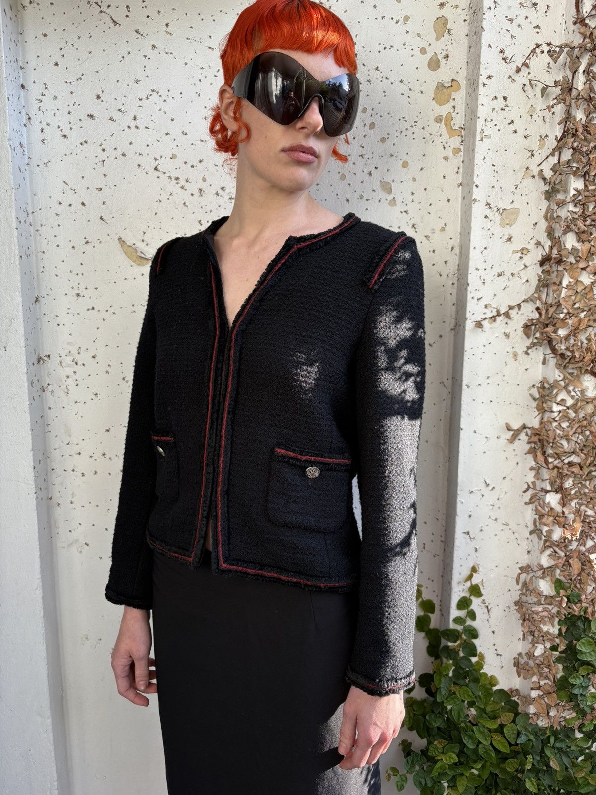 Chanel CHANEL BOUCLE JACKET FROM 2009 METIERS D' ART COLLECTION Size S / US 4 / IT 40 - 6 Thumbnail