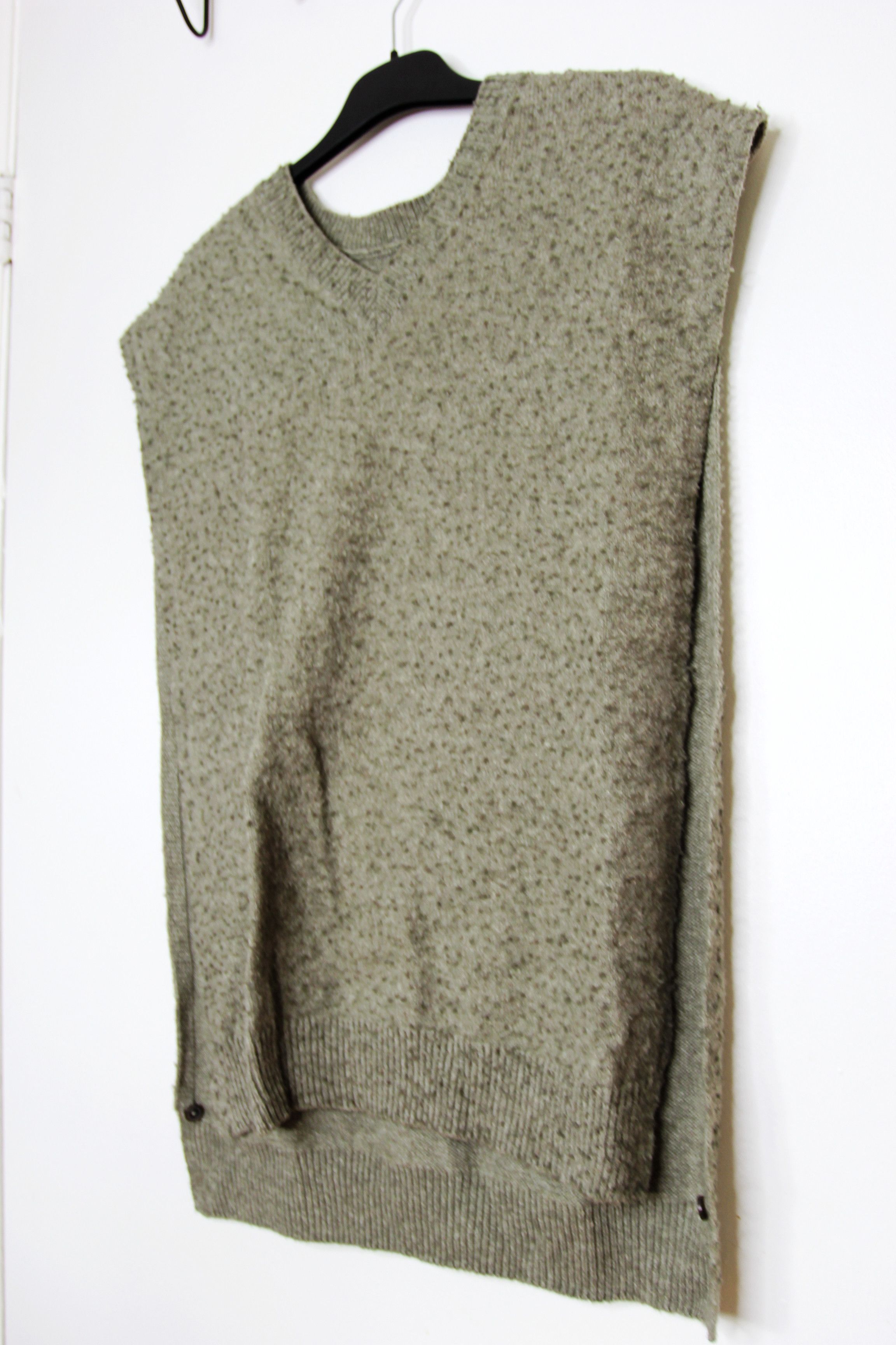Maison Margiela BNWT SS25 MAISON MARGIELA KNIT STOLE VEST S Size US S / EU 44-46 / 1 - 5 Thumbnail