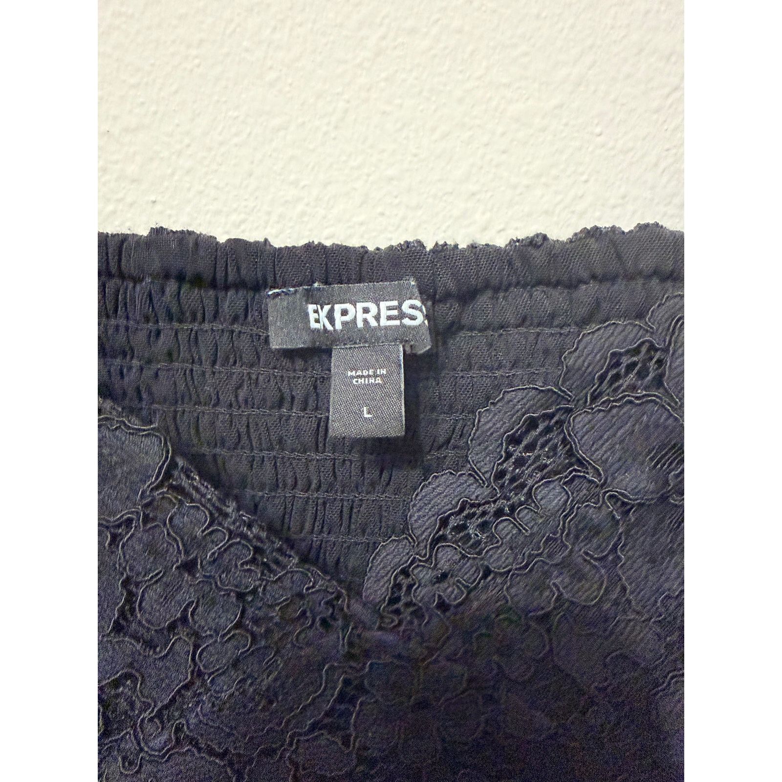 Express Express Black Allover Lace Cropped Cami Sz L $54 MSRP Size L / US 10 / IT 46 - 1 Thumbnail
