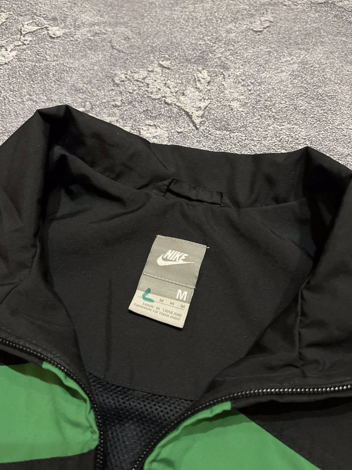 Nike Vintage Nike Green Nylon Jacket Windbreaker Full Zip Size US M / EU 48-50 / 2 - 6 Thumbnail