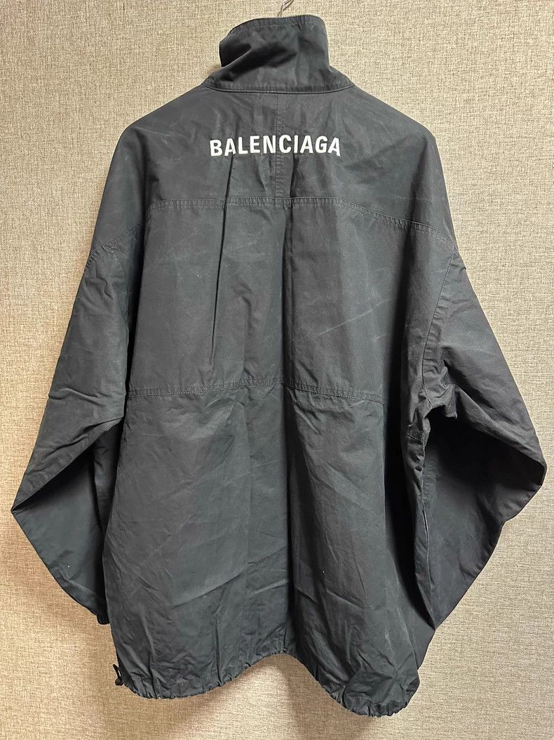 Balenciaga Balenciaga Front and Back Logo Distressed Windbreaker Jack Size XXS / US 00 / IT 34 - 2 Thumbnail