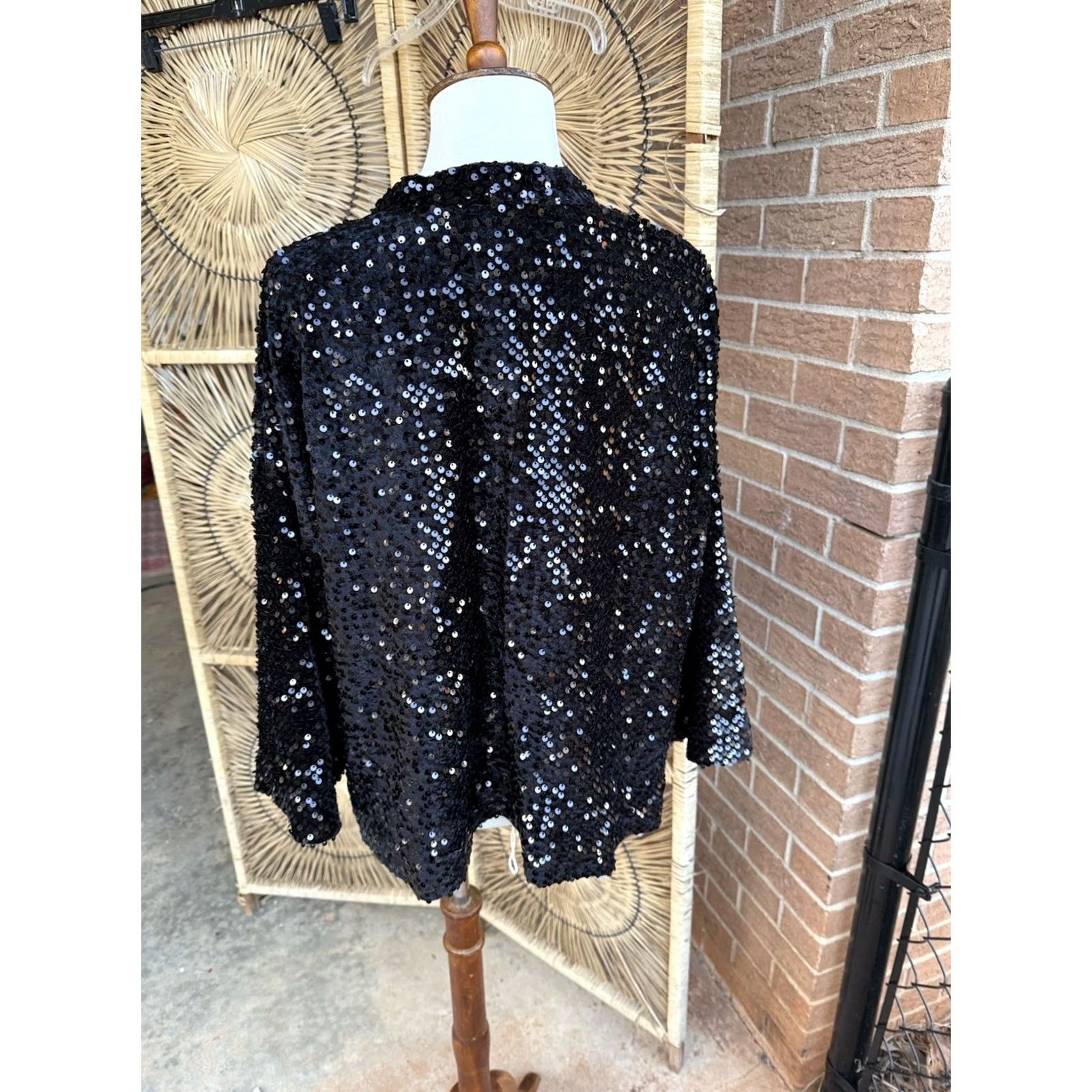 Vintage Chicos Sequin Short Kimono Cape Black S/M Women XS? No—S/M Women Short Kimono with Sequin Black, Chico's, 129? Size 28" / US 6 / IT 42 - 2 Thumbnail
