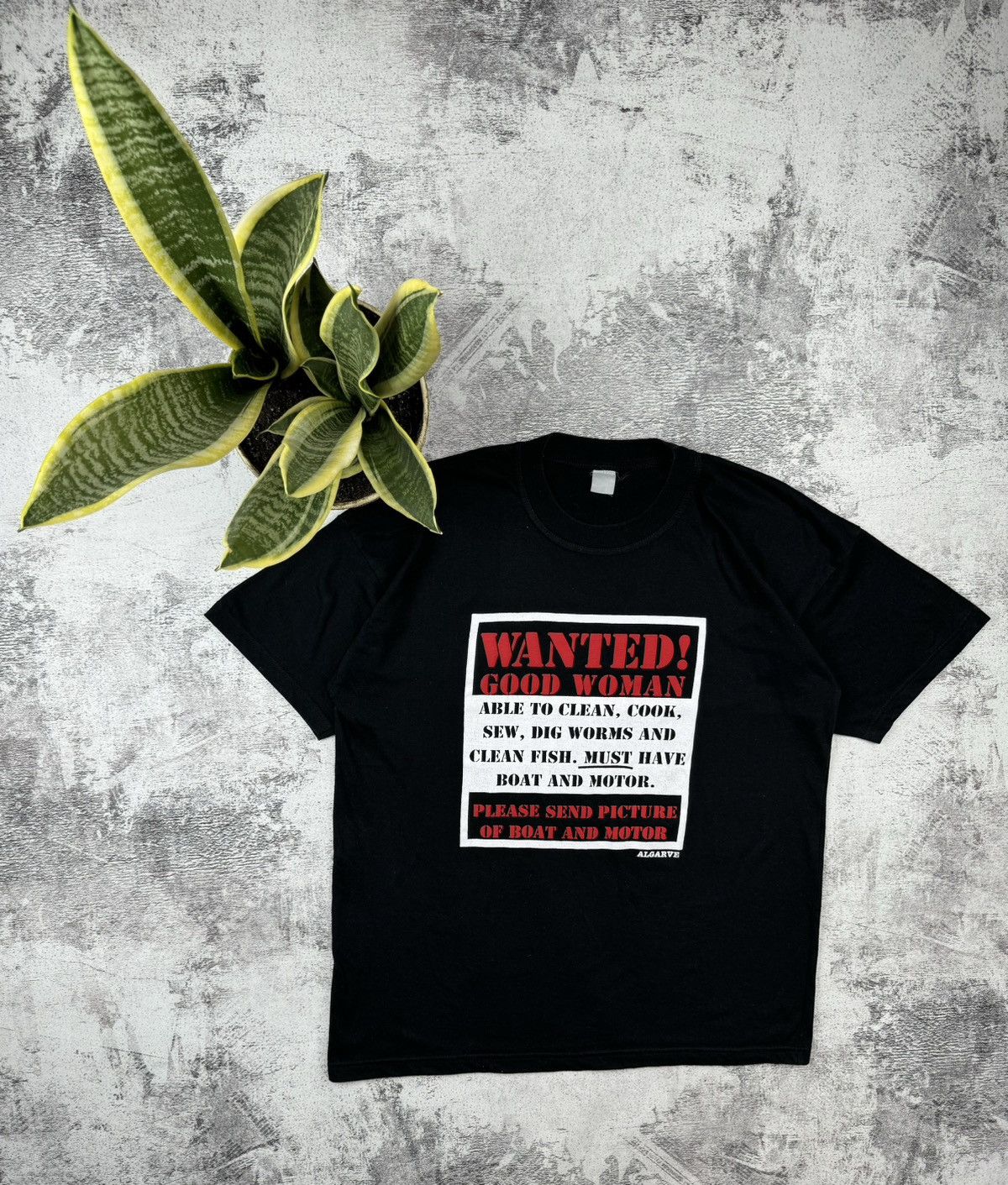 Other Vintage 90S Humor Joke Print Wanted Good Women Faded T Shirt Size US L / EU 52-54 / 3 - 1 Thumbnail