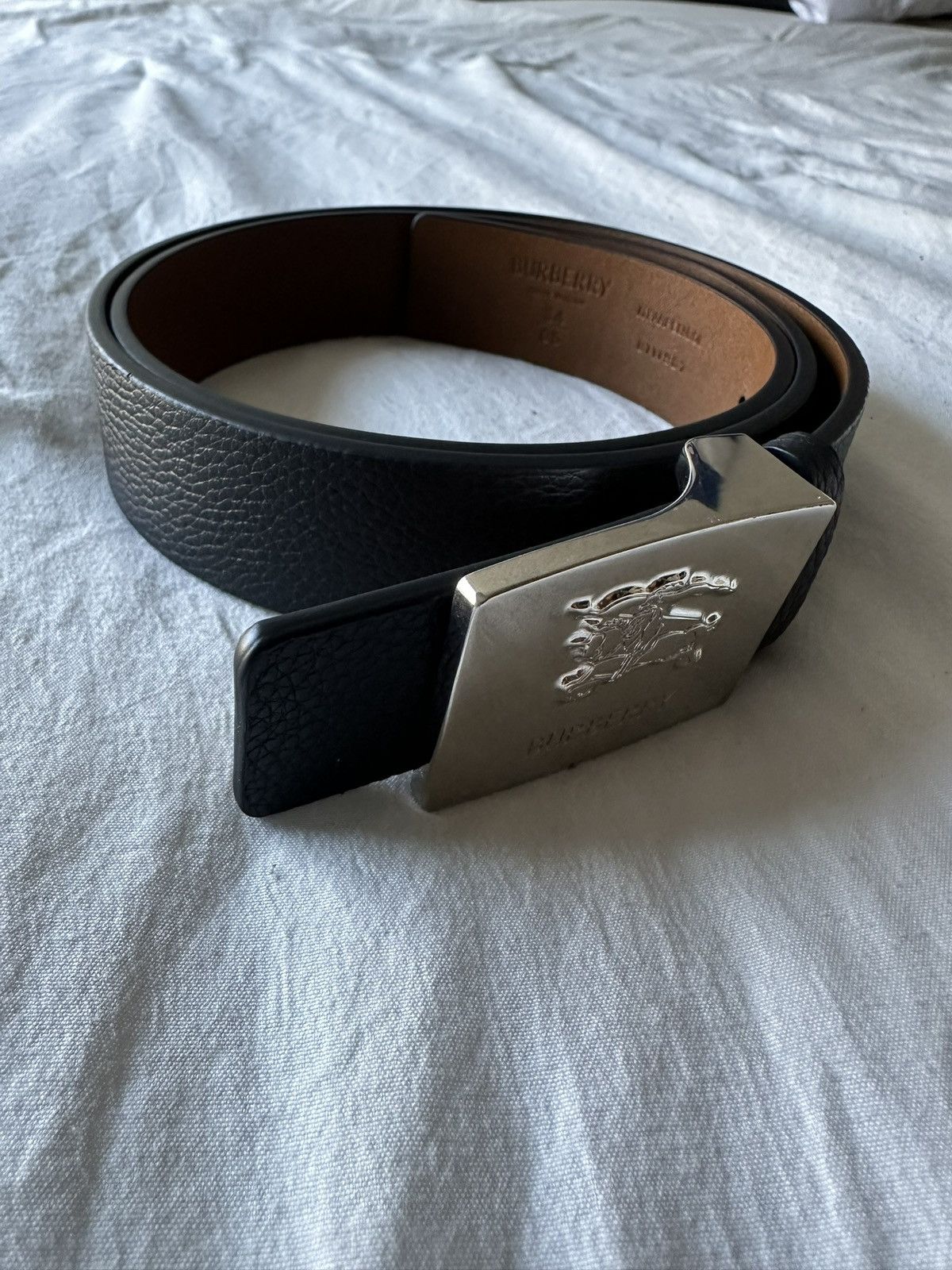 Burberry Burberry leather belt Size 26 - 2 Thumbnail
