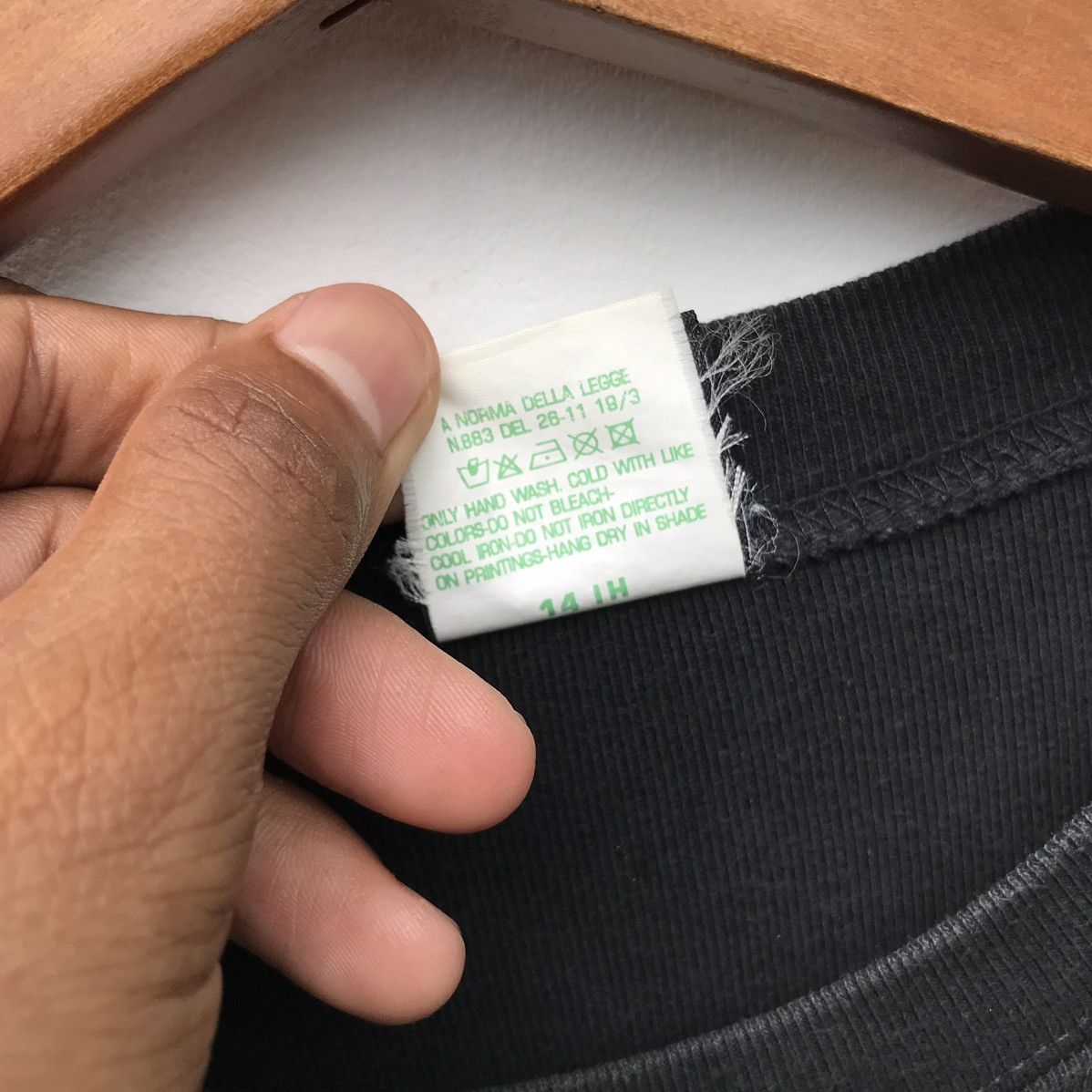 Versace Vintage 90s Versace Jeans Couture Shirt Versace Sunfaded Size US S / EU 44-46 / 1 - 19 Thumbnail