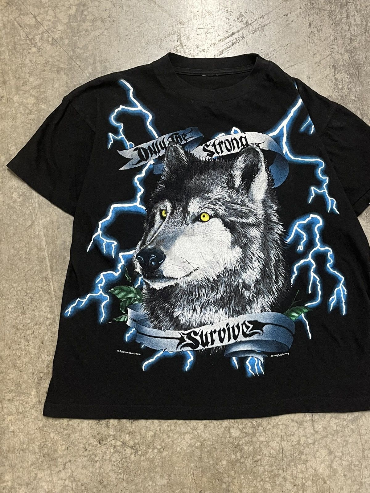 Vintage Vintage 90s American thunder AOP wolf tee shirt rare hype Size US L / EU 52-54 / 3 - 5 Thumbnail