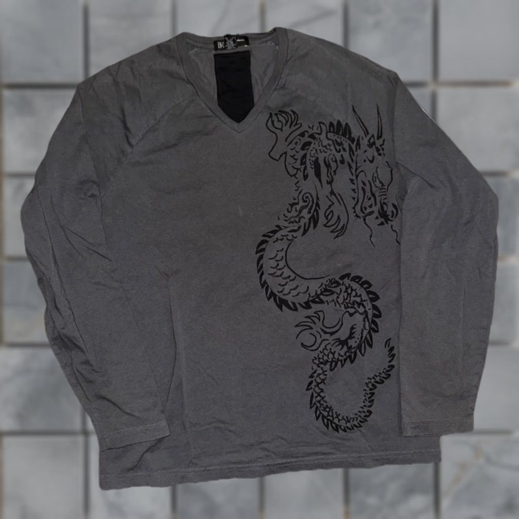 Vintage VINTAGE INC International Concepts V-Neck Dragon Graphic Long Sleeve T-Shirt Gray Large Mens Size US L / EU 52-54 / 3 - 1 Thumbnail