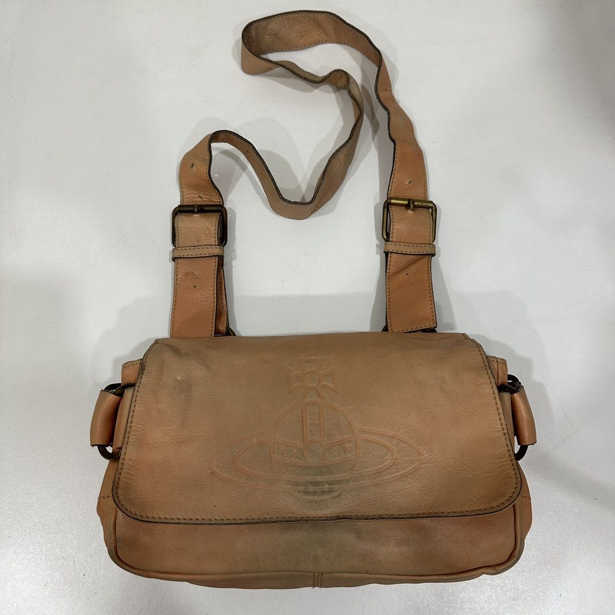 Vivienne Westwood ‼️YES‼️ BUG LOGO VIVIENNE WESTWOOD LEATHER CROSSBODY SLING BAG Size ONE SIZE - 2 Thumbnail
