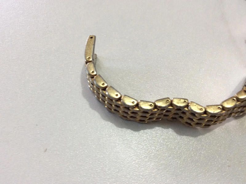 Designer Limit black dial gold bracelet watch Size ONE SIZE - 2 Thumbnail