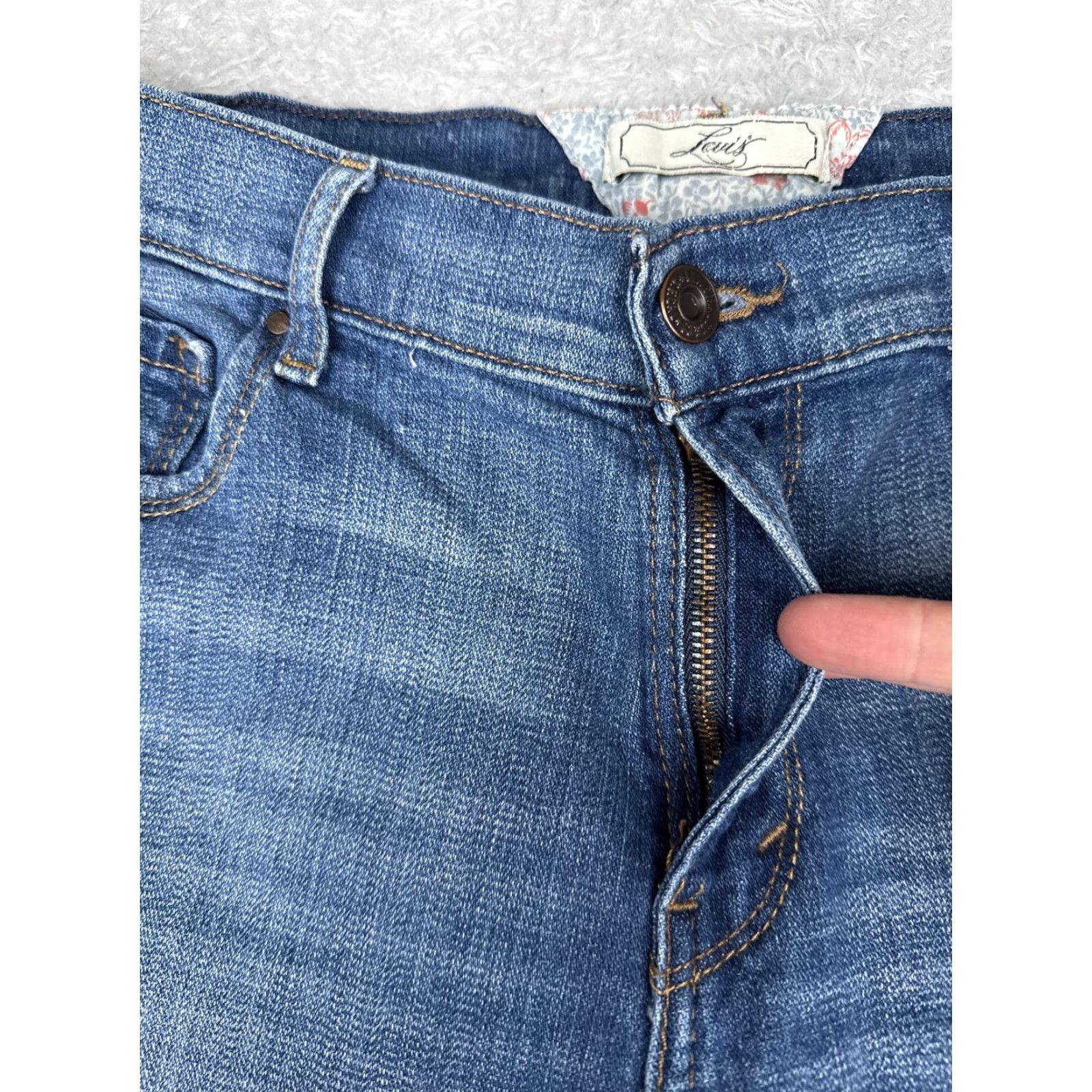 Levi's Levi's Jeans Womens 10 Blue Capri Cropped Capris 5-Pocket Denim Stretch Medium Wash Pockets Size 32" / US 10 / IT 46 - 5 Thumbnail