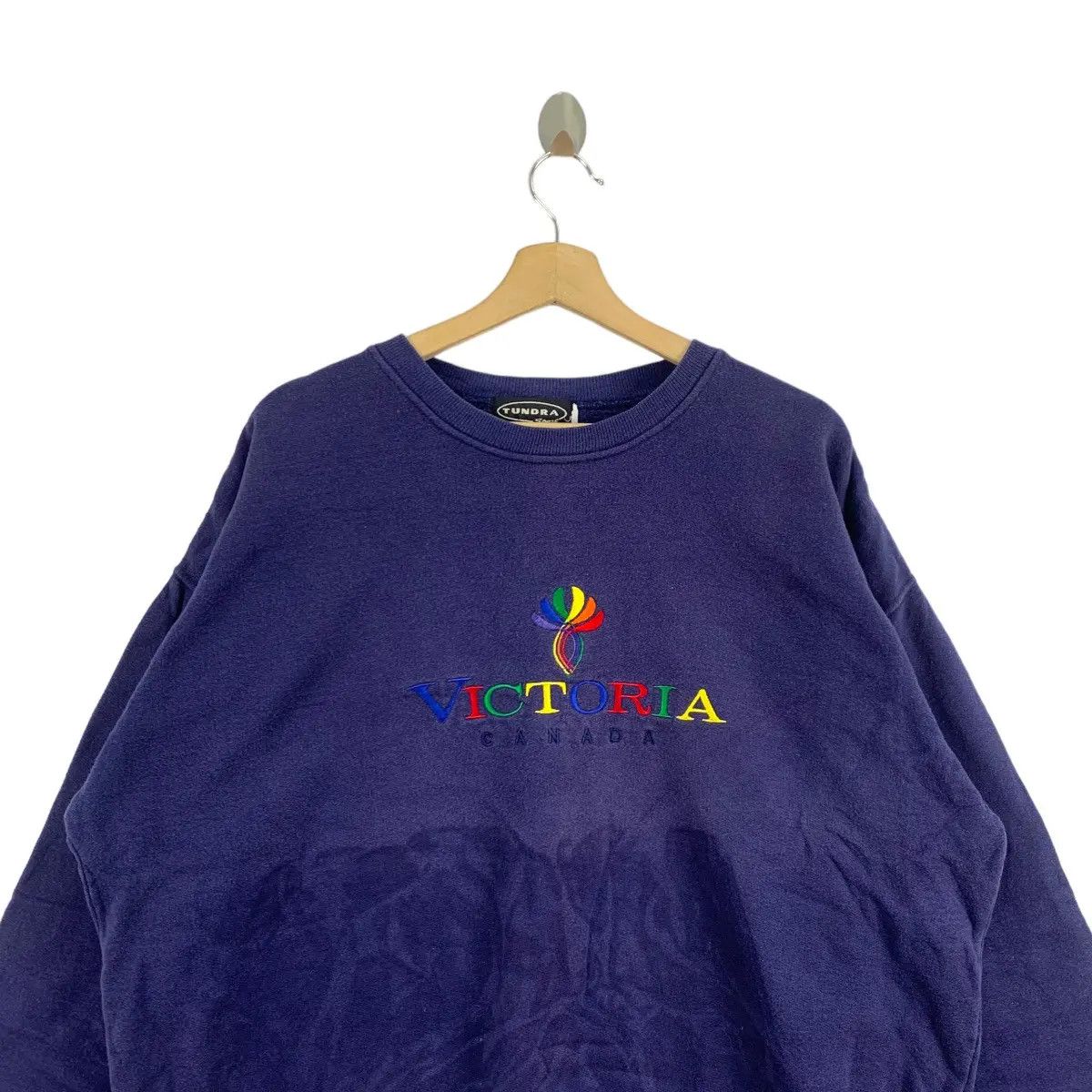 Vintage Vintage TUNDRA VICTORIA CANADA Embroidered Sweatshirt Size M / US 6-8 / IT 42-44 - 2 Thumbnail