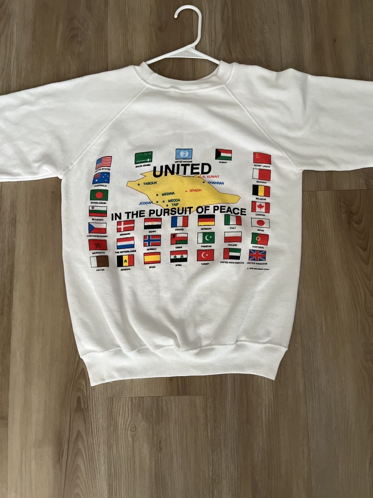 Vintage Operation Desert Shield Raglan Sweatshirt Size US M / EU 48-50 / 2 - 4 Thumbnail