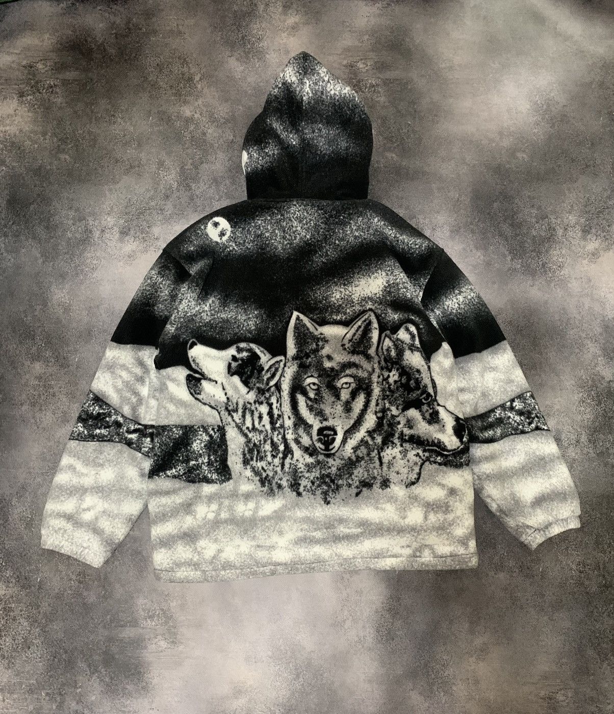 Vintage Vintage Wolf All Over Print Hooded Fleece Jacket Size US L / EU 52-54 / 3 - 5 Thumbnail