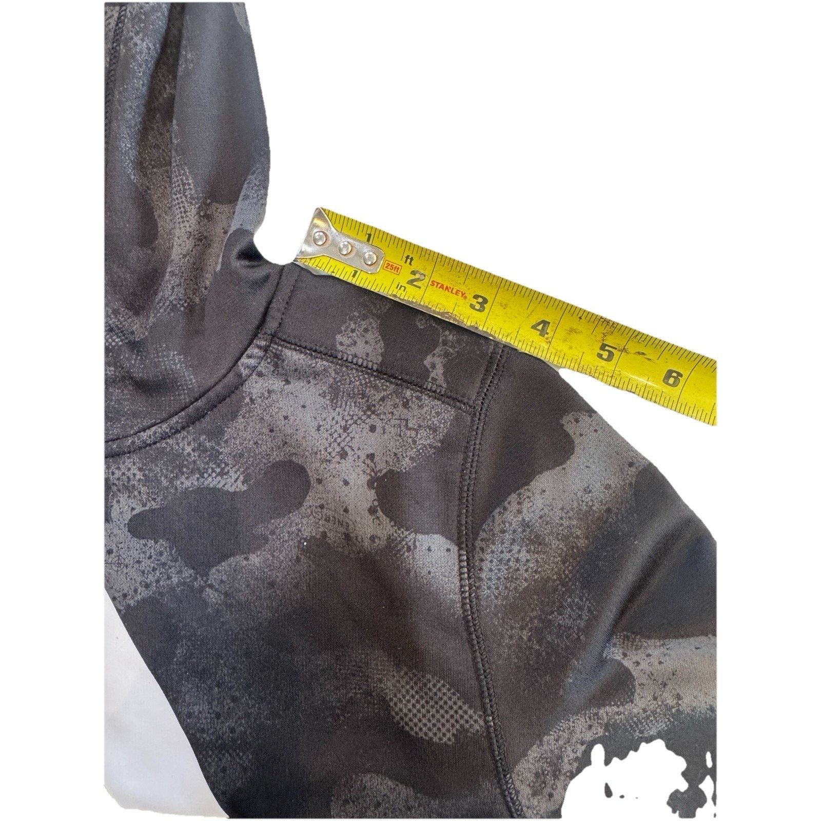 Adidas Boys Adidas Fleece Logo Gray Black Camo Hoodie M (10-12) Size US M / EU 48-50 / 2 - 5 Thumbnail