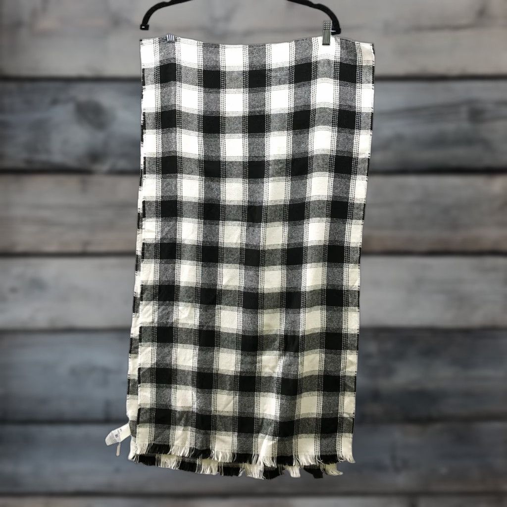 Gap NWT Gap Fringe Plaid Scarf One Size Black White Rectangle Winter Unisex Size ONE SIZE - 1 Thumbnail