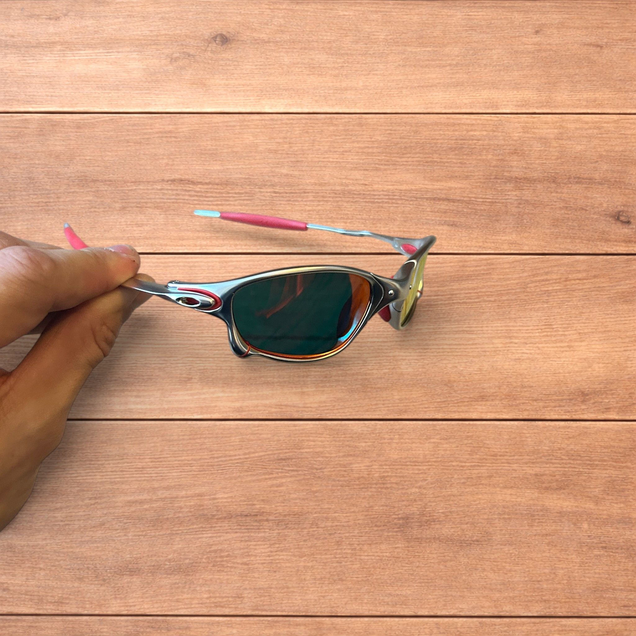 Japanese Brand Metal frame polarised sunglasses in silver frame red lens. Size ONE SIZE - 1 Thumbnail