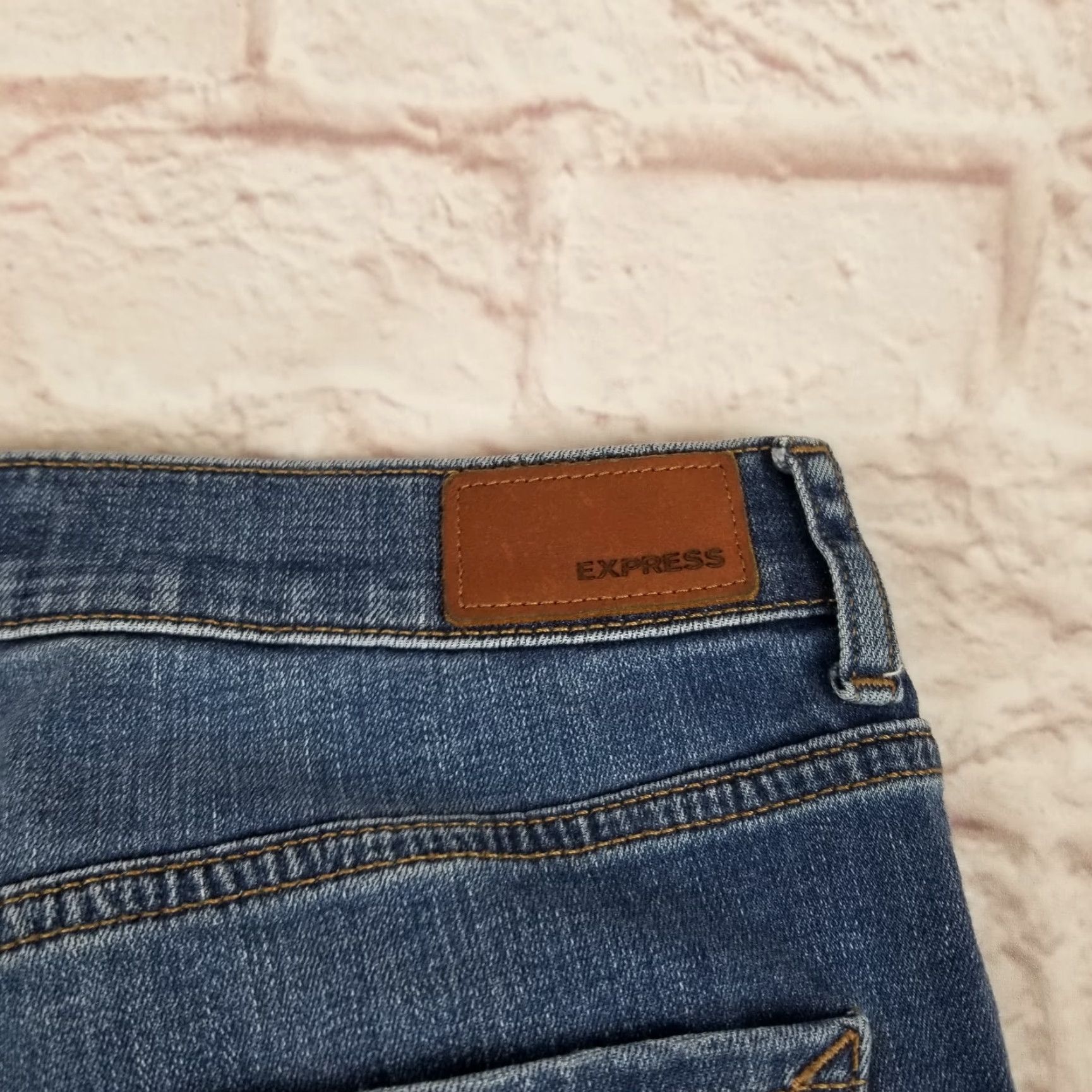 Express Express Jeans Main Point: Express Mom Jean Super High Rise Womens Size 8R Medium Crop Ankle Distressed Size 30" / US 8 / IT 44 - 7 Thumbnail