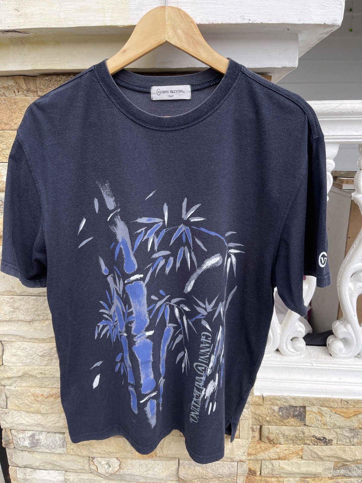 Last Drop🔥Rare‼️Vtg Sun Faded GIANNI VALENTINO Art T Shirt