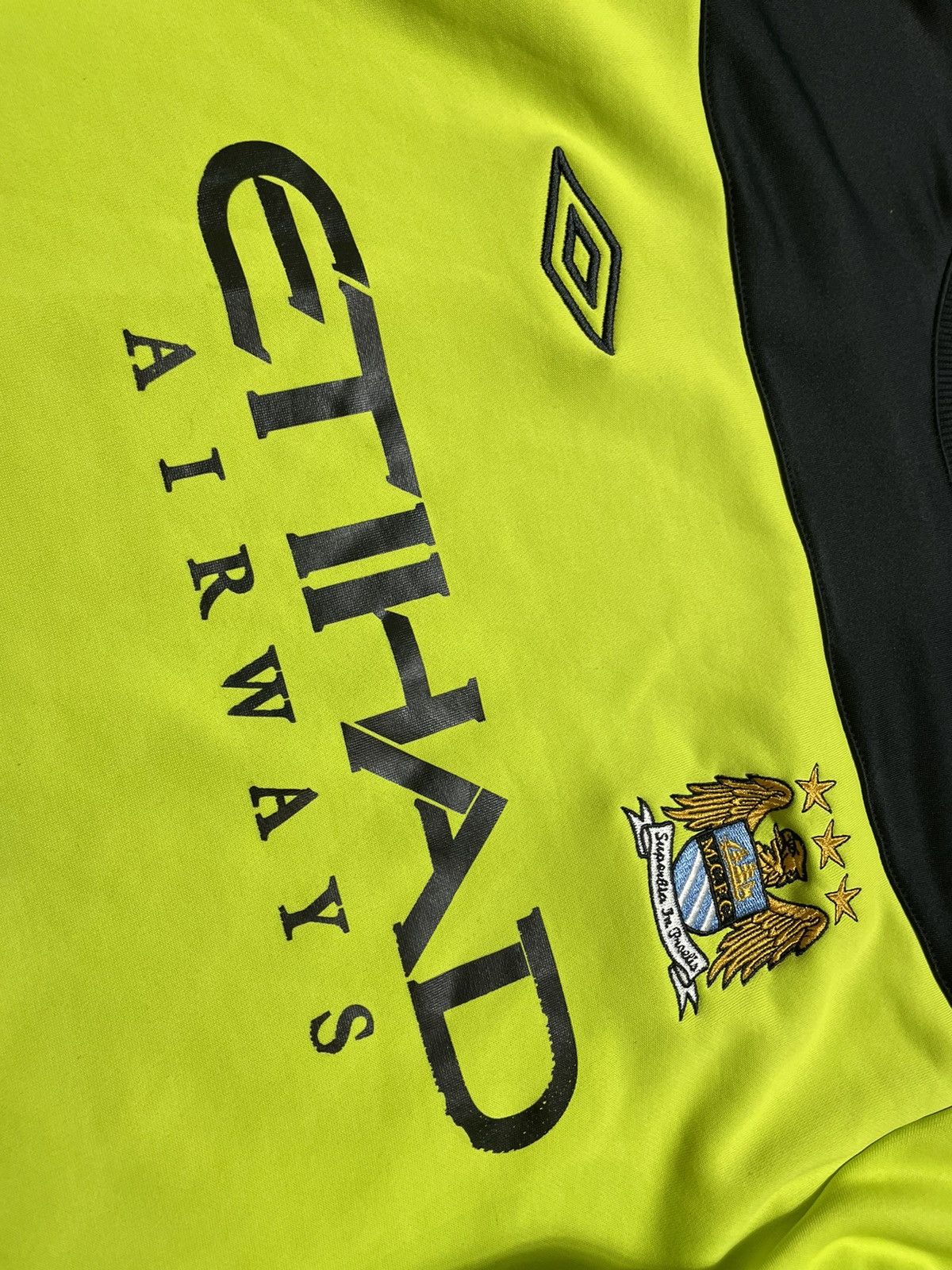 Umbro Vintage Umbro FC Manchester City Y2K Football Sweatshirt Size US L / EU 52-54 / 3 - 12 Thumbnail