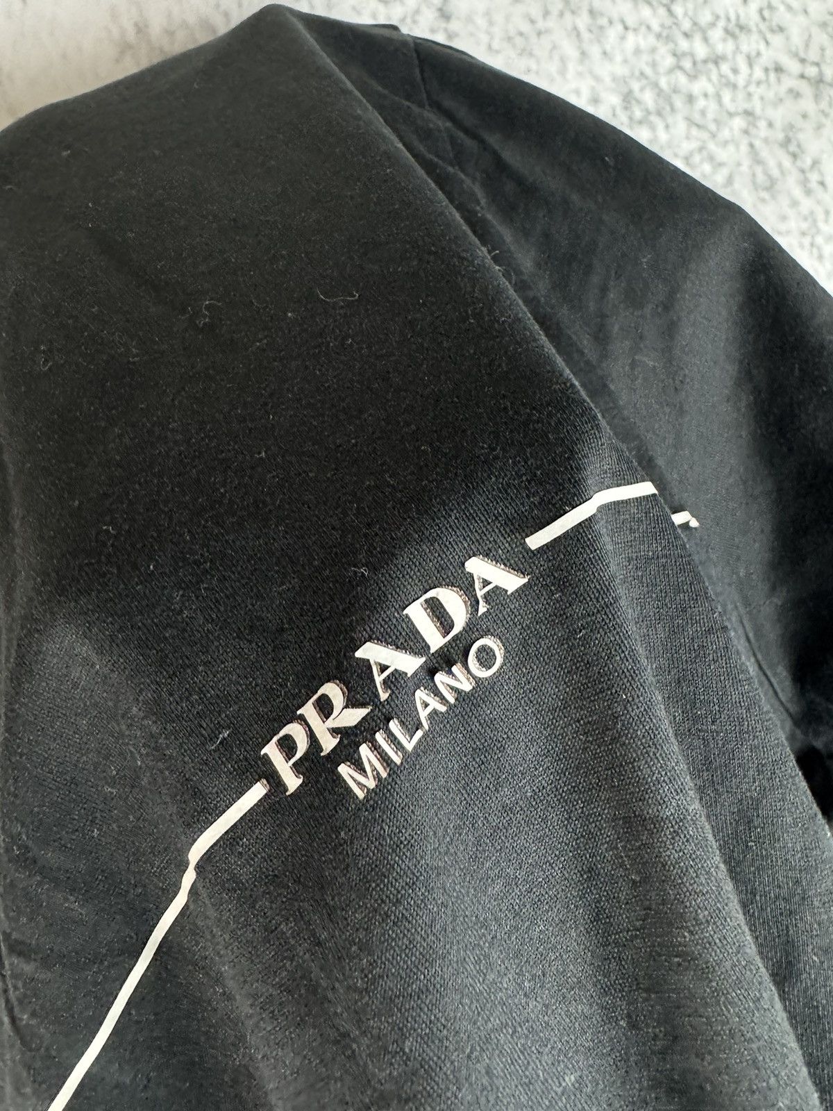 Prada Prada Milano Tab Logo Slim Fit Nylon Pocket Shoulder T-Shirt Size US L / EU 52-54 / 3 - 6 Thumbnail