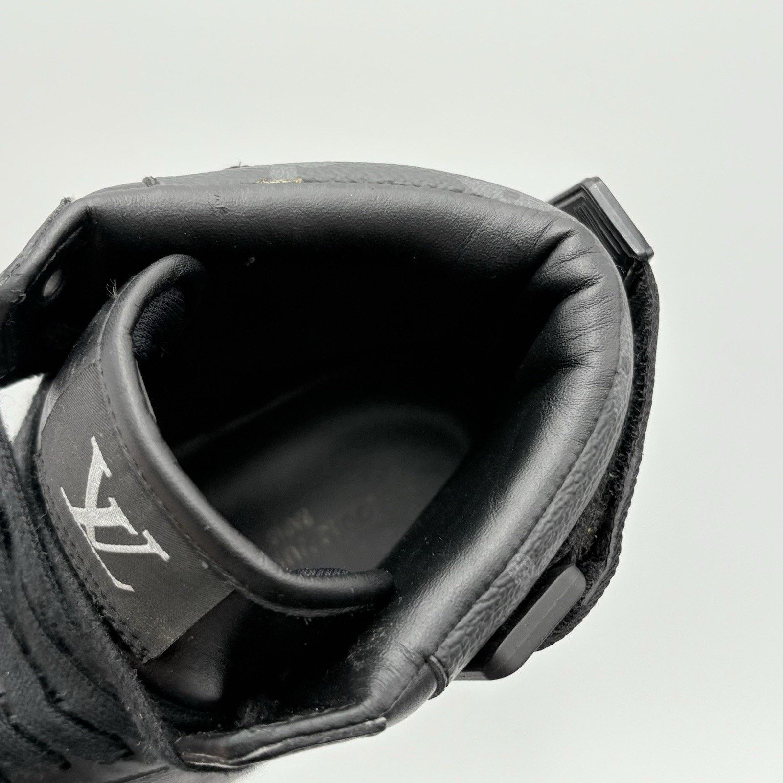 Louis Vuitton 8-8.5 US Louis Vuitton Eclipse Rivoli ' Black ' SUPER CLEAN! Size US 8 / EU 41 - 12 Thumbnail