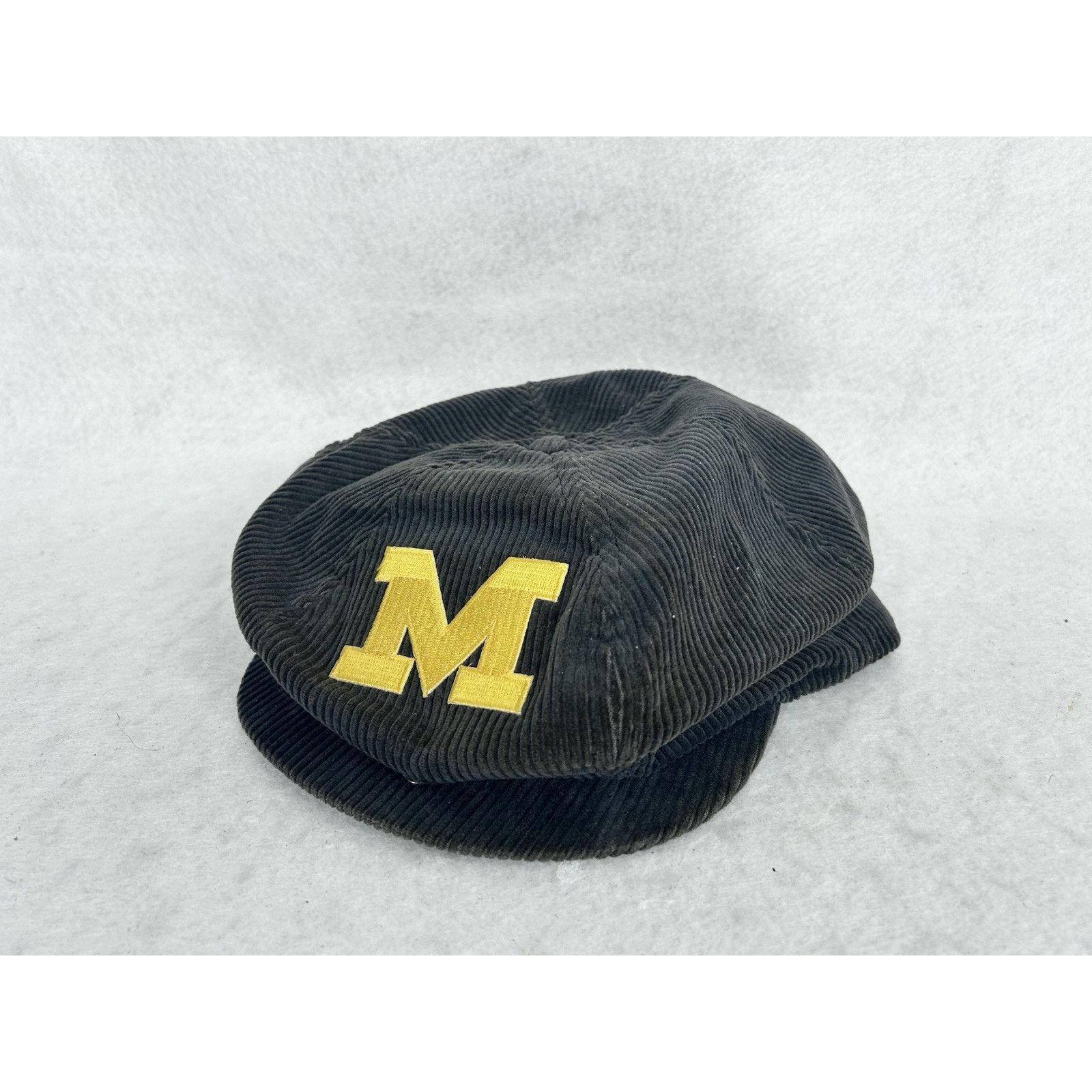 The Unbranded Brand VTG University of Michigan Corduroy Cabbie Hat Made in USA Size ONE SIZE - 1 Thumbnail