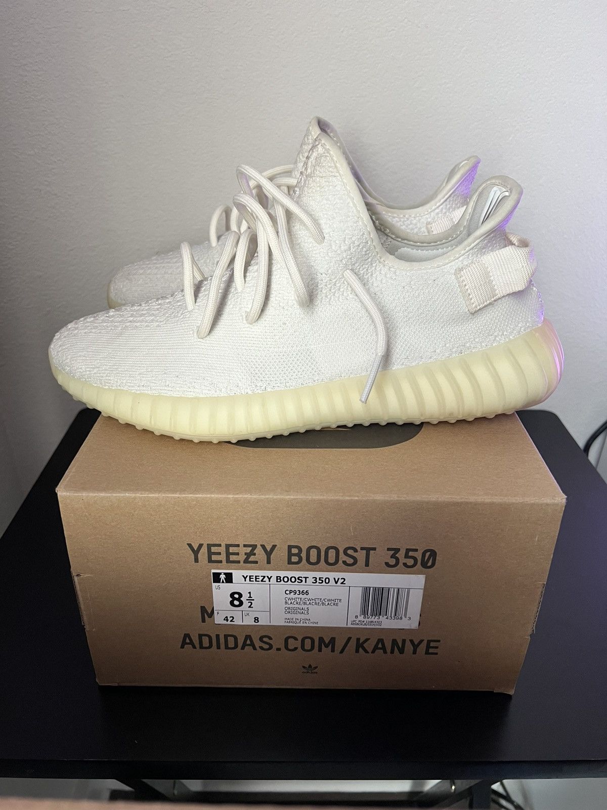 Adidas Adidas x Yeezy 350 Boost V2 Cream Size US 8.5 / EU 41-42 - 1 Thumbnail