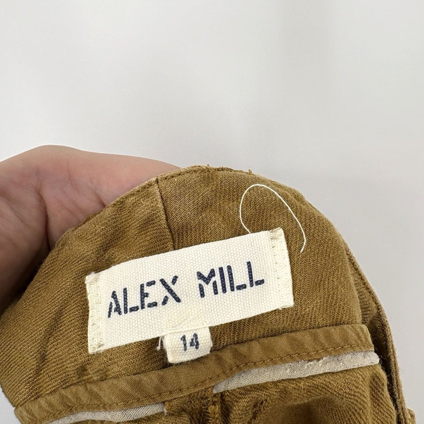 Alex Mill Alex Mill Linen Shorts Womens 14 Capsule Minimalist Tailored Organic Sustainable Casual Shorts Regular Gold Linen 14 inches rise 3.5 inseam Womens Size 36" / US 14 / IT 50 - 6 Thumbnail