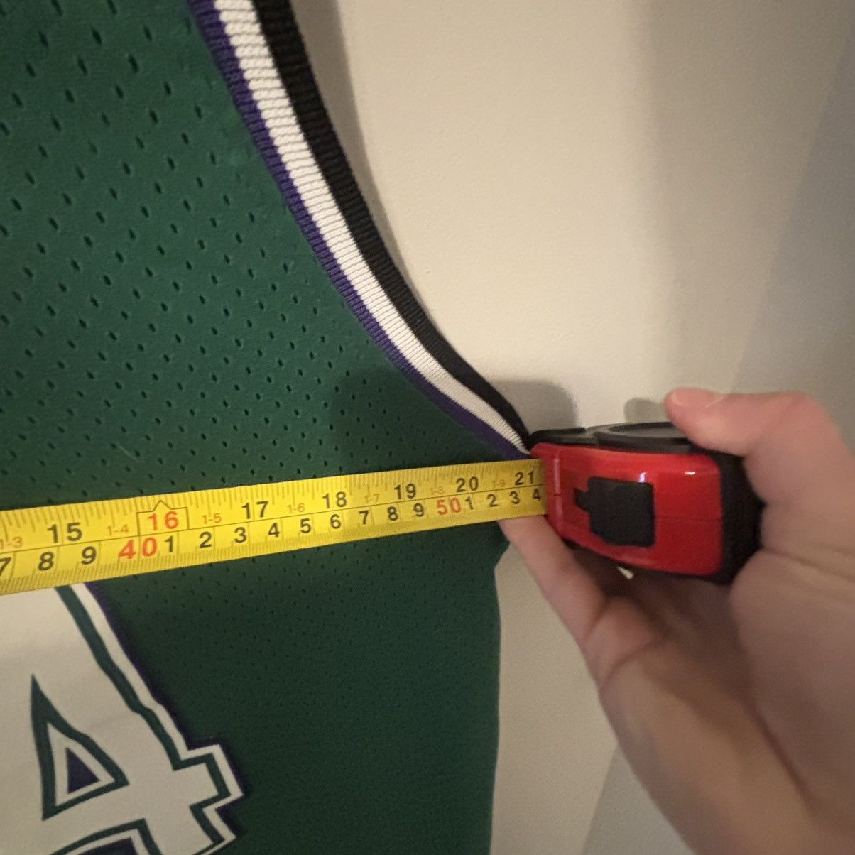 Mitchell & Ness Mitchell & Ness Milwaukee Bucks Ray Allen Hardwood Classics Size US S / EU 44-46 / 1 - 6 Thumbnail