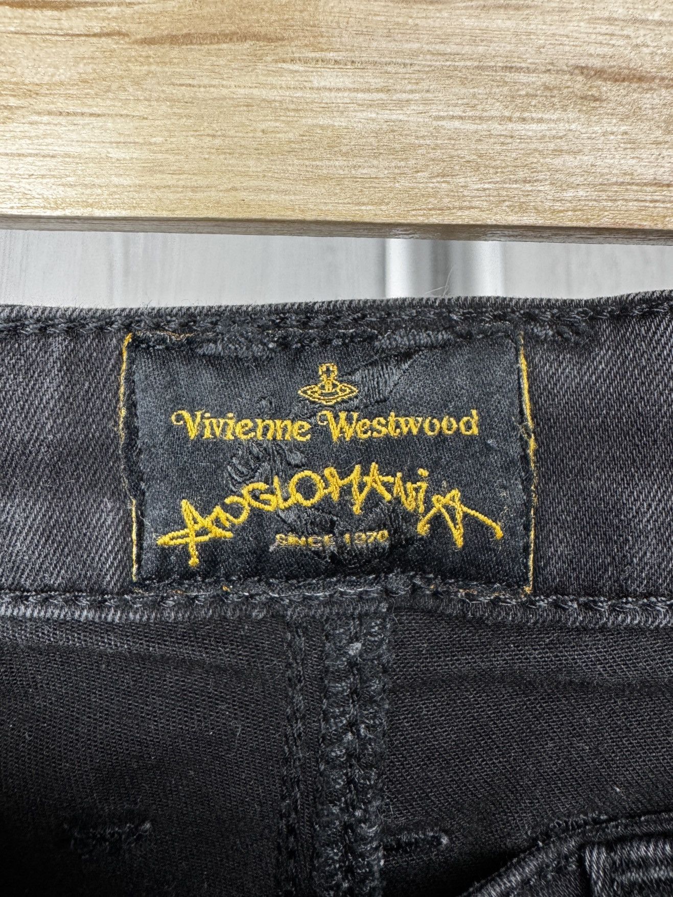 Vivienne Westwood Vivienne Westwood Anglomania Black grey big logo jeans sz 27 Size 27" / US 4 / IT 40 - 8 Thumbnail