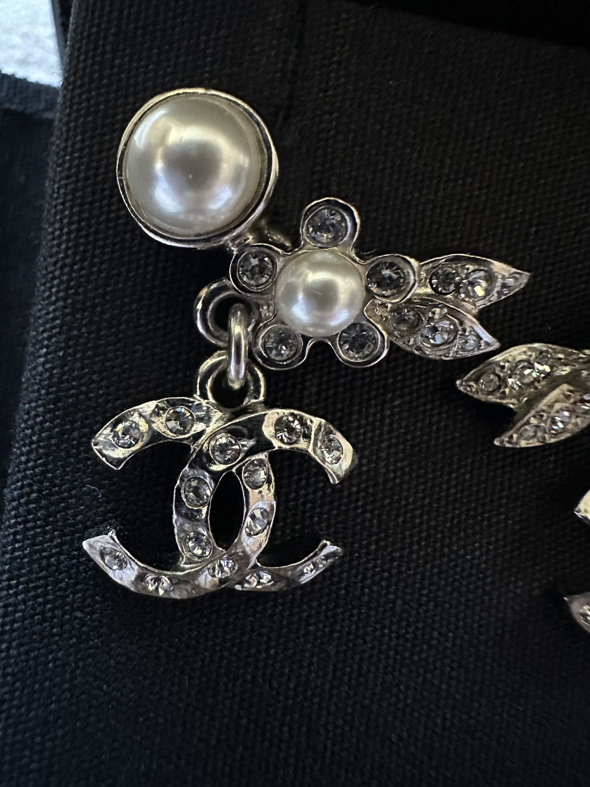 Chanel Chanel 21B pearl flower CC earring Size ONE SIZE - 3 Thumbnail