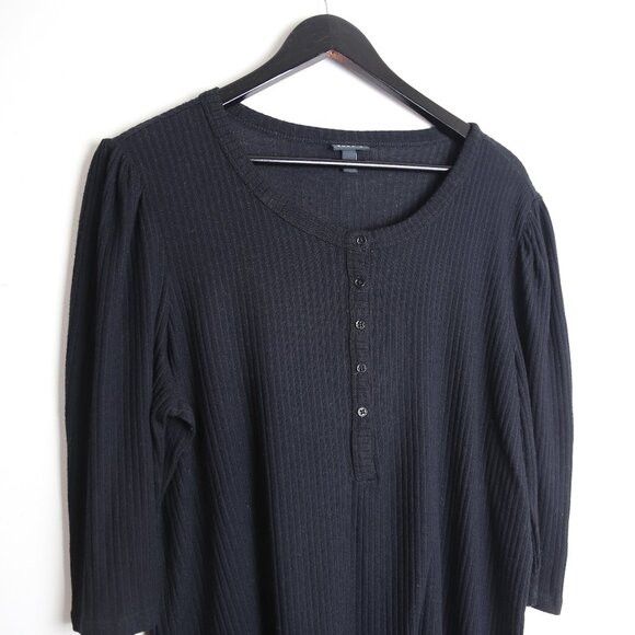 Torrid Torrid Light Weight Rib Hacci Henley Deep Black Top Size 1X Size XL / US 12-14 / IT 48-50 - 2 Thumbnail