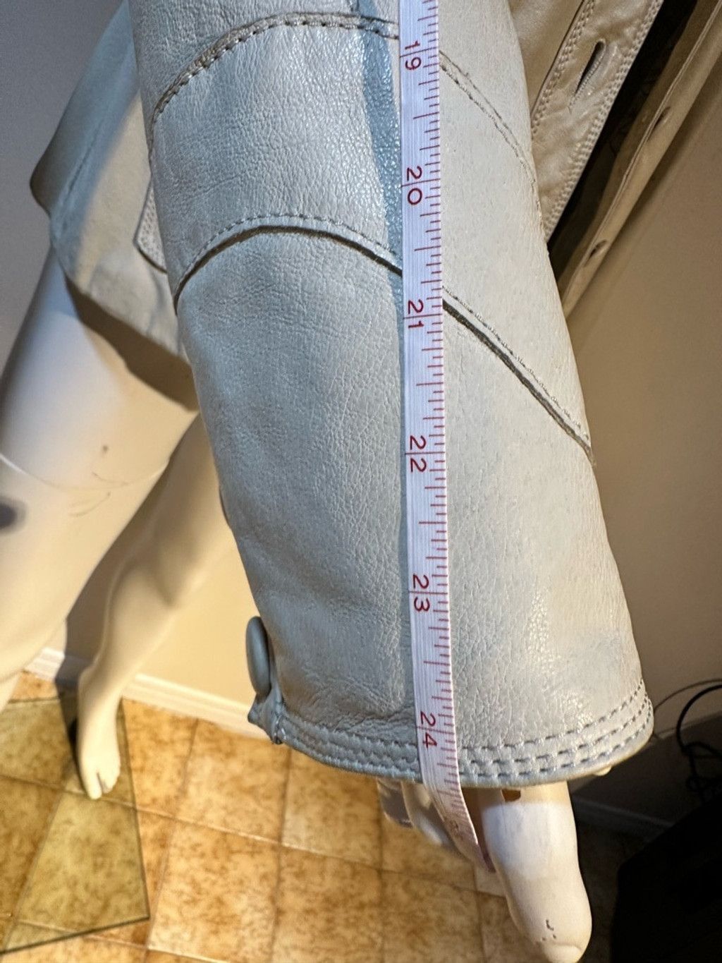 Danier Danier genuine leather off white size L, Size L / US 10 / IT 46 - 9 Thumbnail