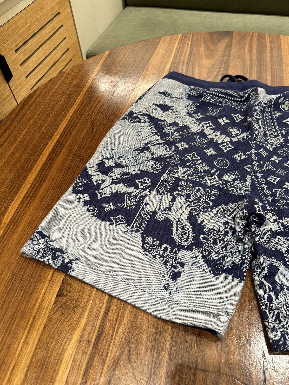 Louis Vuitton LOUIS VUITTON BANDANA SHORTS Size US 32 / EU 48 - 13 Thumbnail