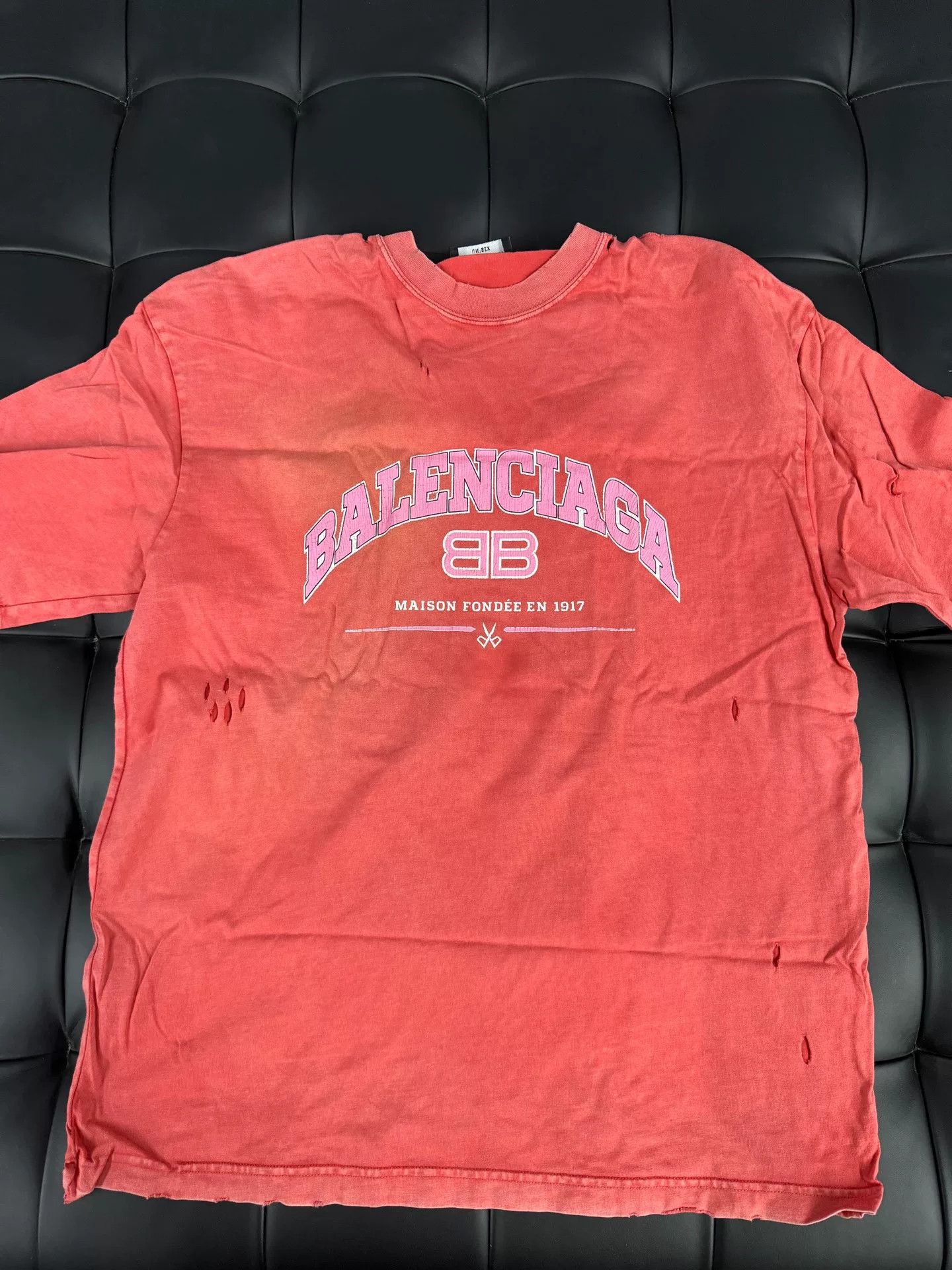 Balenciaga Balenciaga Distressed Short Sleeve Tee Size US S / EU 44-46 / 1 - 1 Thumbnail