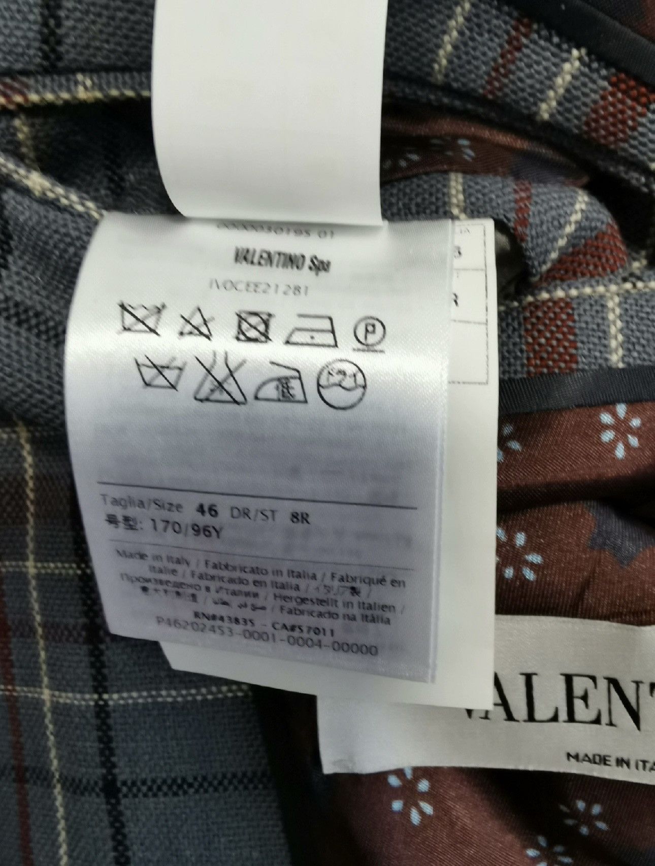 Valentino Valentino Grey and red Plaid pattern suits Size 48R - 7 Thumbnail