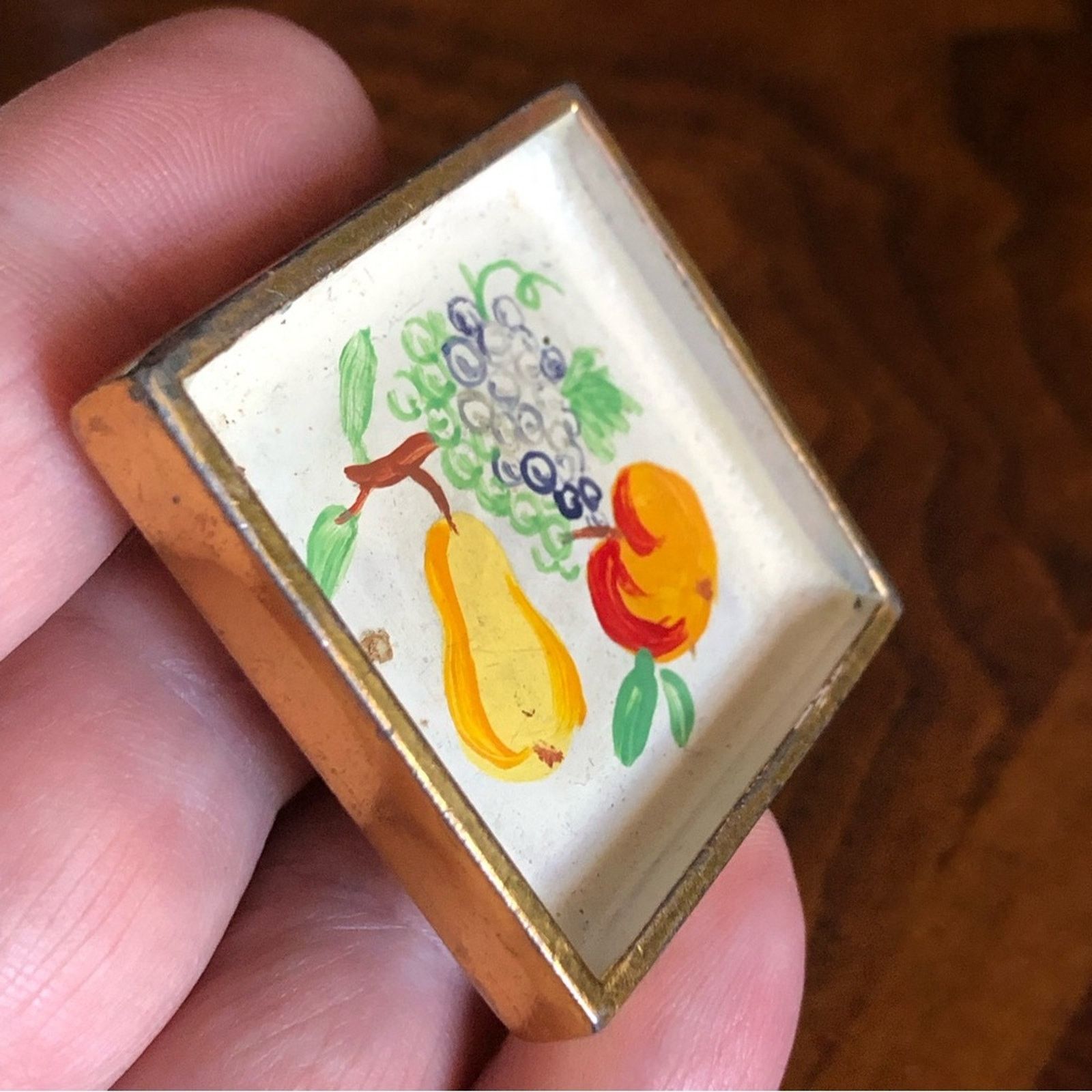 Vintage Vintage mid century hand painted fruit shadow box fur clip Size ONE SIZE - 5 Thumbnail