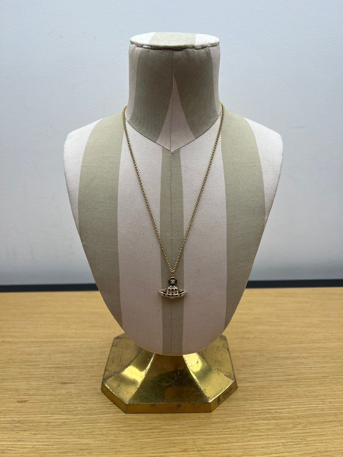 Vivienne Westwood o1f1d3z1025 Size: OS / Harlequin Small Bas Relief Necklaces Size ONE SIZE - 1 Thumbnail