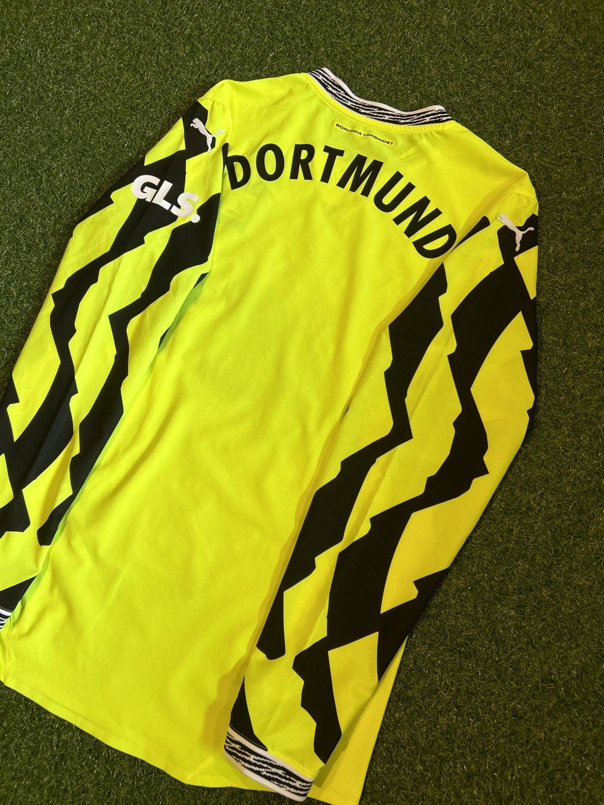 Puma 24/25 Borussia Dortmund Anniversary Fourth Shirt Size US L / EU 52-54 / 3 - 4 Thumbnail
