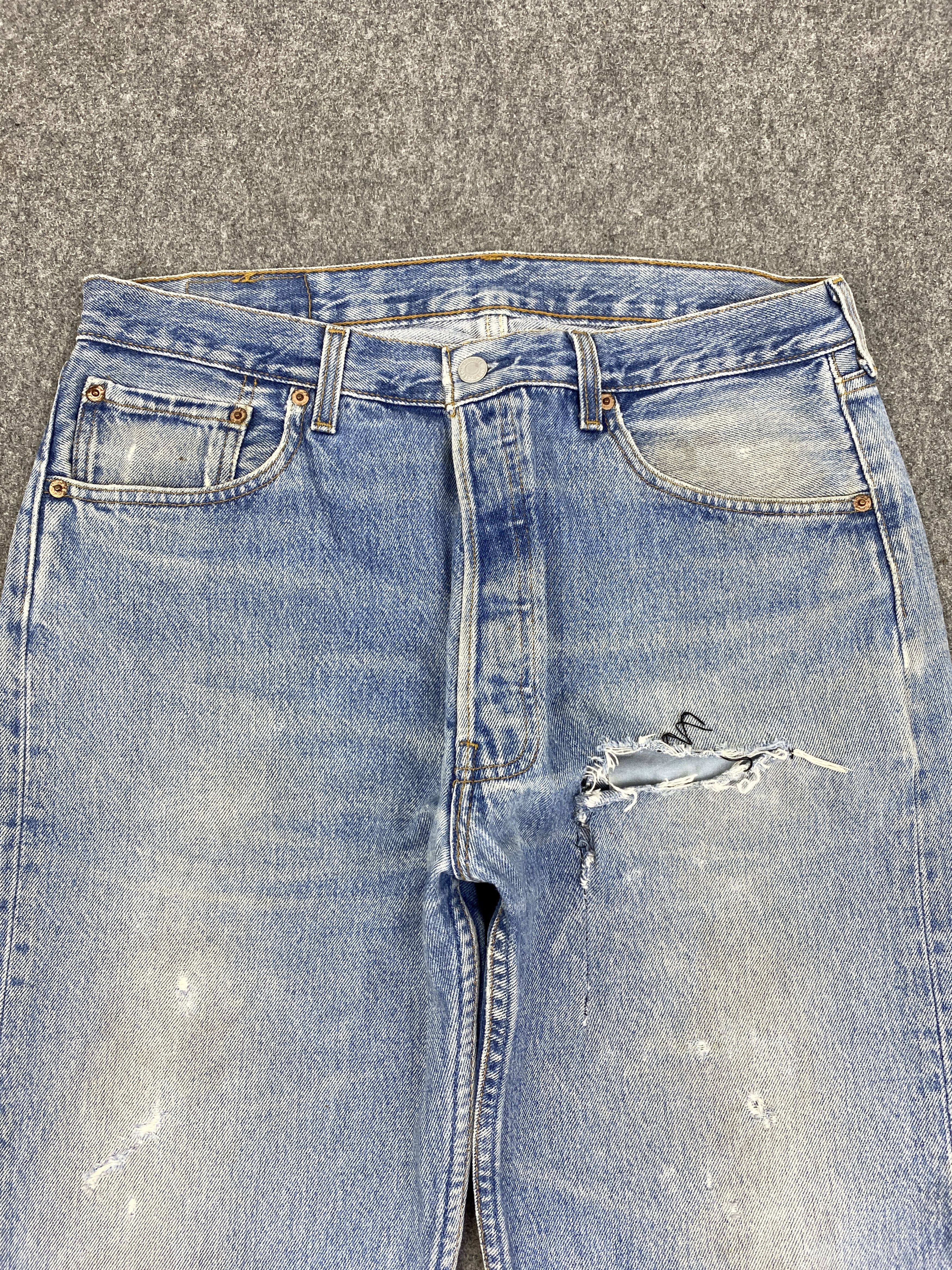 Levi's Vintage 90s Levi's 501 Distressed Faded Blue Jeans DP2849 Size US 32 / EU 48 - 2 Thumbnail