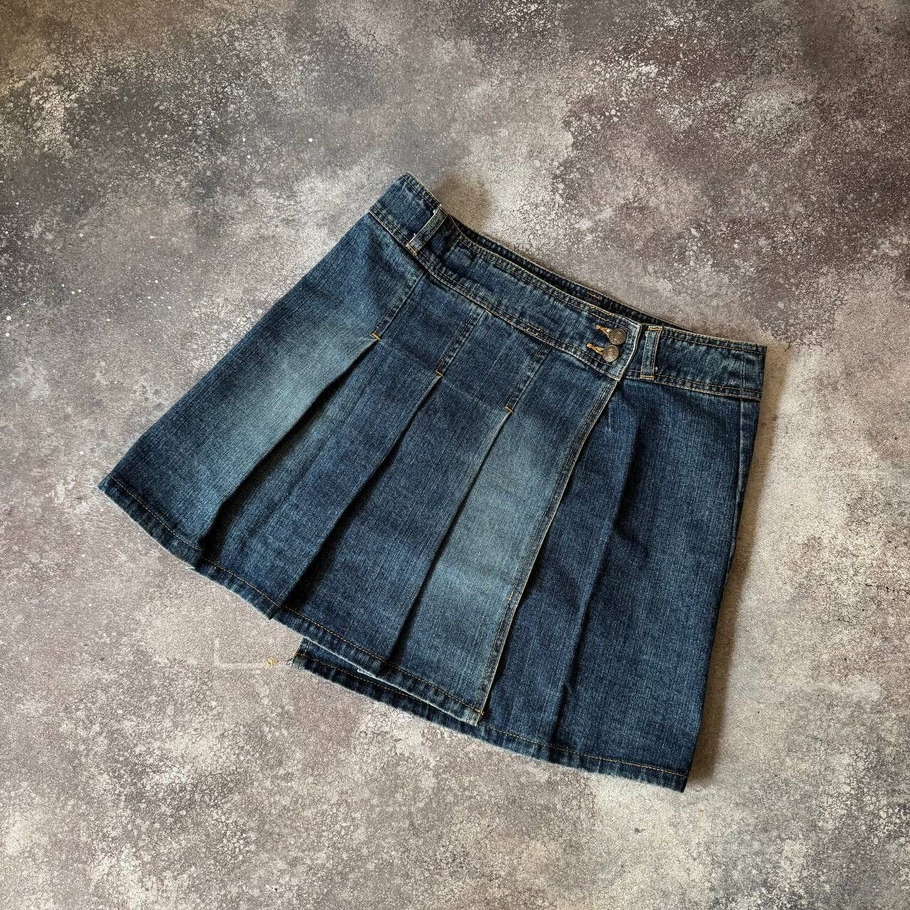 Hysteric Glamour Y2K Super Sexy Vintage Pleated Washed Denim Mini Skirt Size 28" / US 6 / IT 42 - 1 Thumbnail