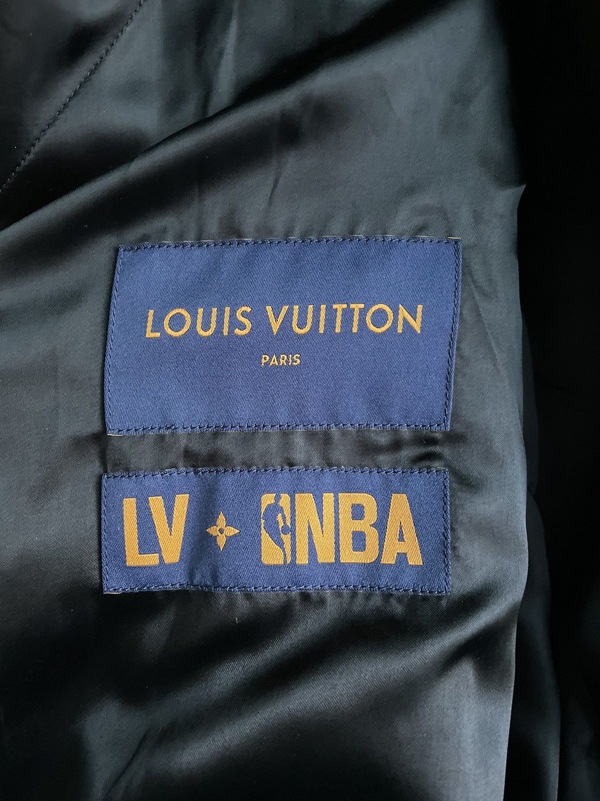 Louis Vuitton Louis Vuitton NBA Logo Leather Jacket Size US XL / EU 56 / 4 - 10 Thumbnail