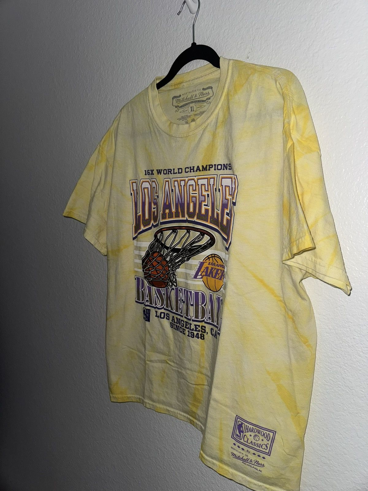Mitchell & Ness Mitchell & Ness Lakers Graphic Tee Size US XL / EU 56 / 4 - 2 Thumbnail