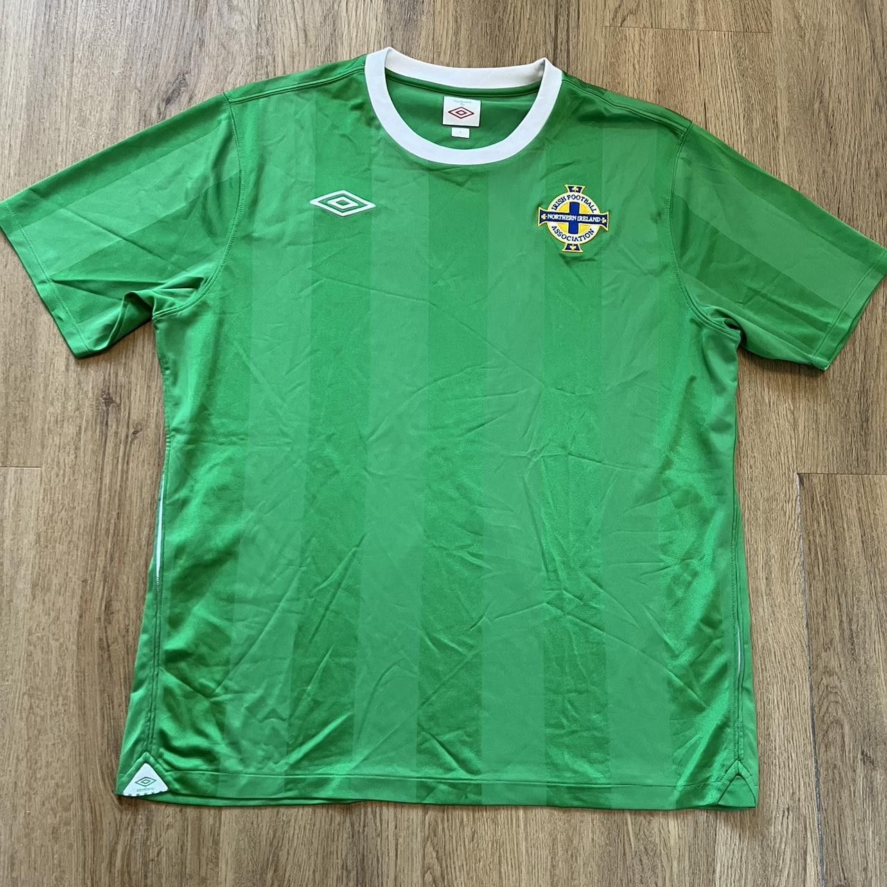 Umbro 2010-12 Northern Ireland Home Football Shirt Umbro Size US L / EU 52-54 / 3 - 1 Thumbnail